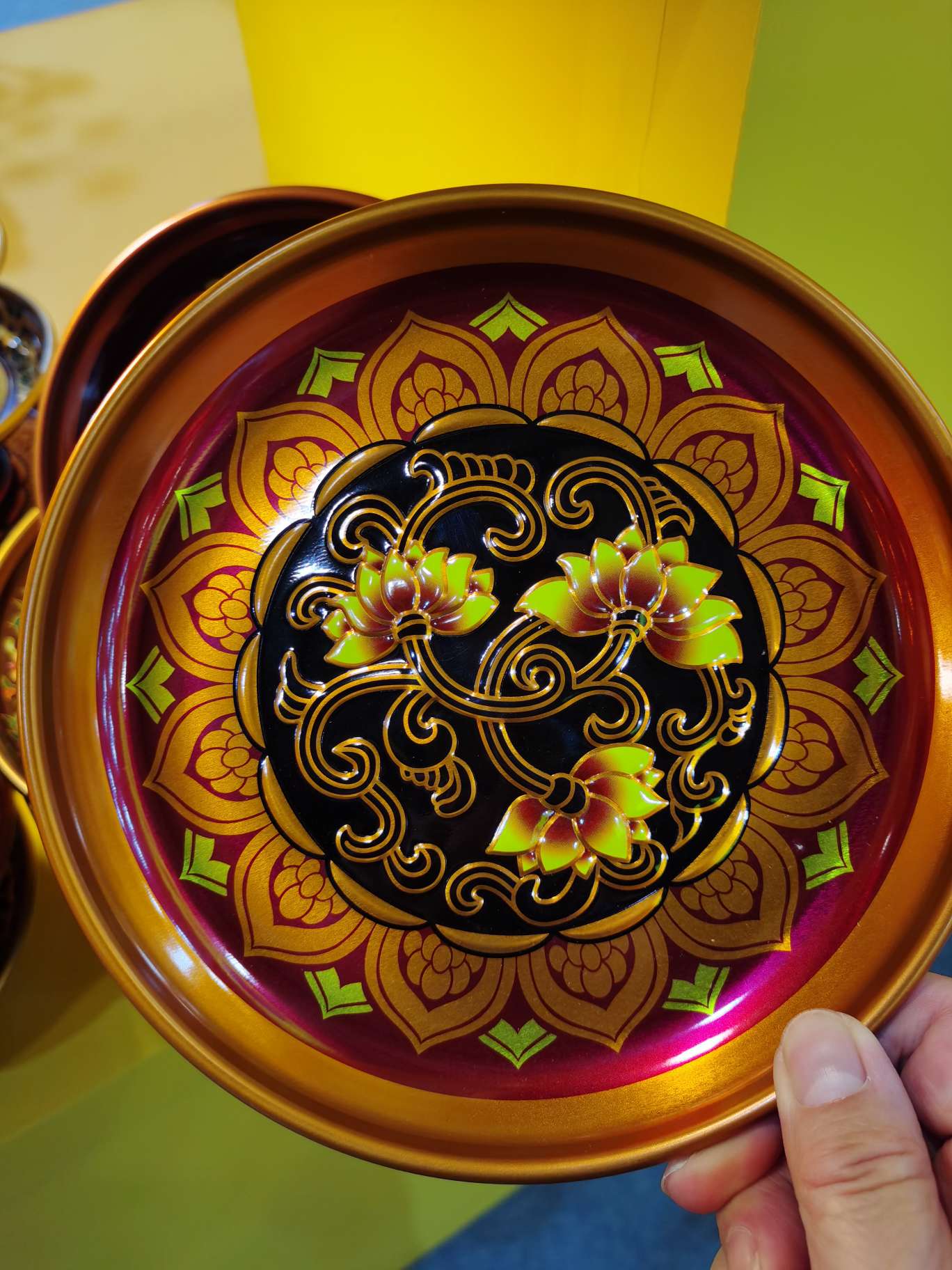 8寸彩绘莲花果盘A554666