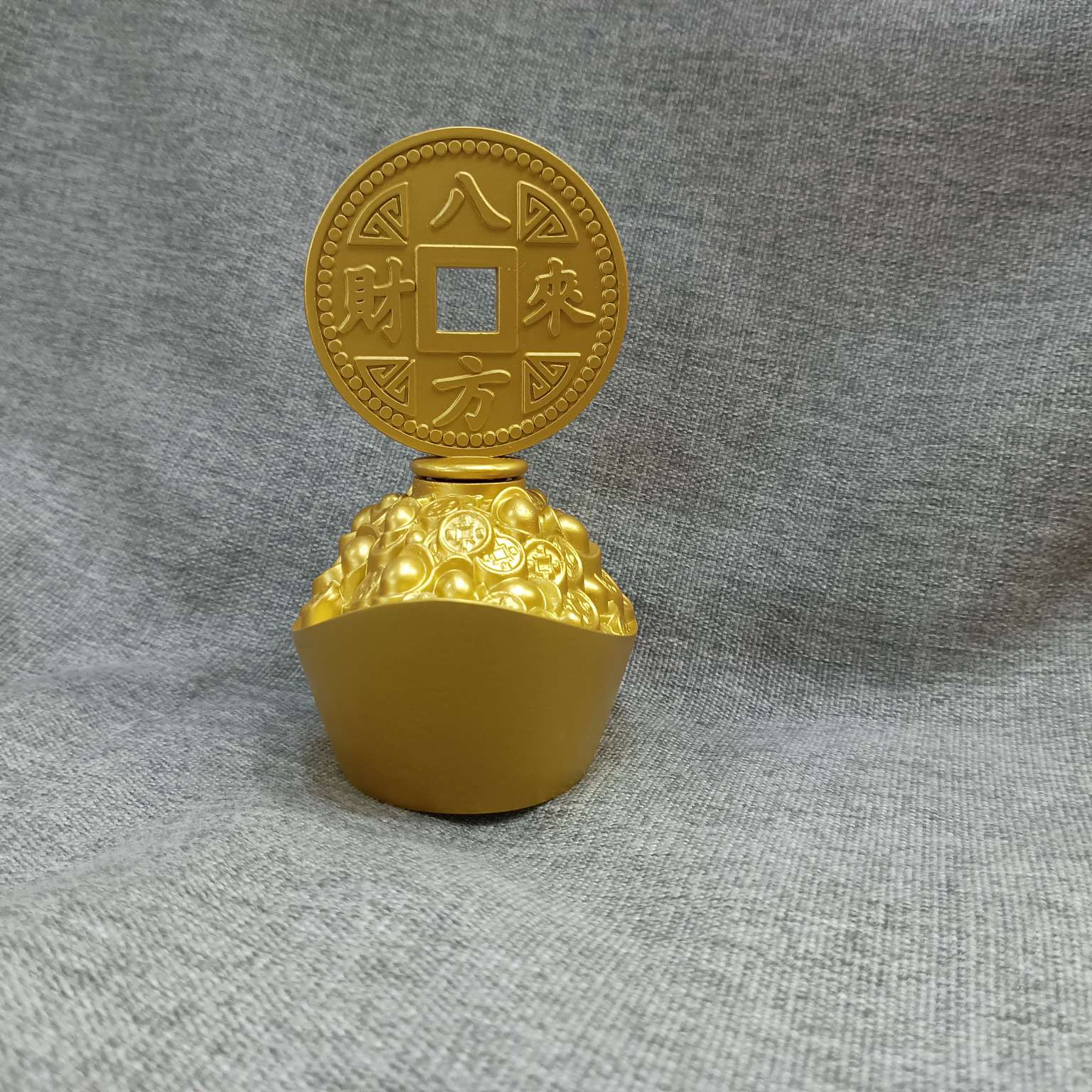 Zhonggong Craft's "Wealth from All Directions" rotating Gold coin Living Room and Office Desktop decoration detail image 4