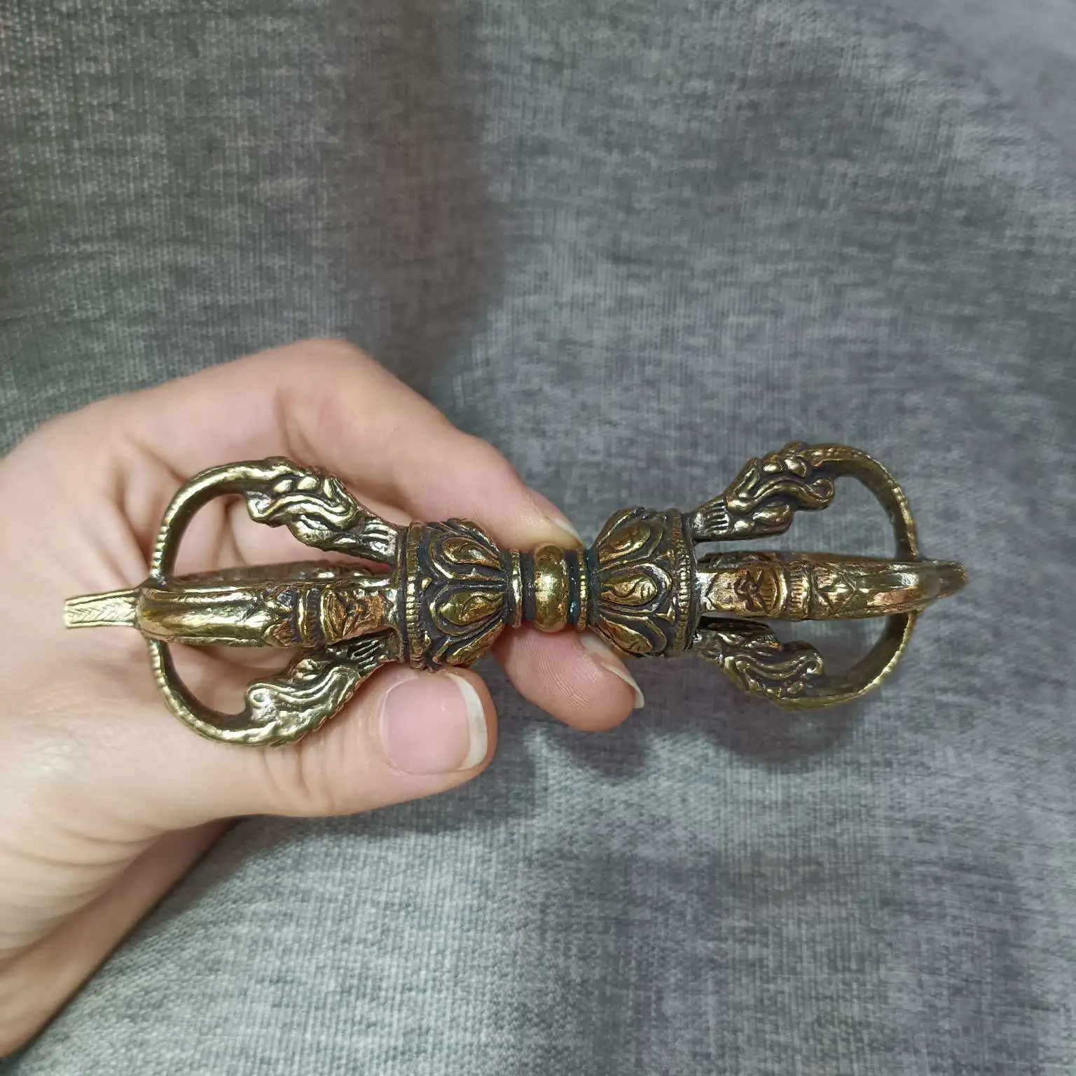 Zhonggong Craft copper ornaments, table decorations for living rooms and offices detail image 5