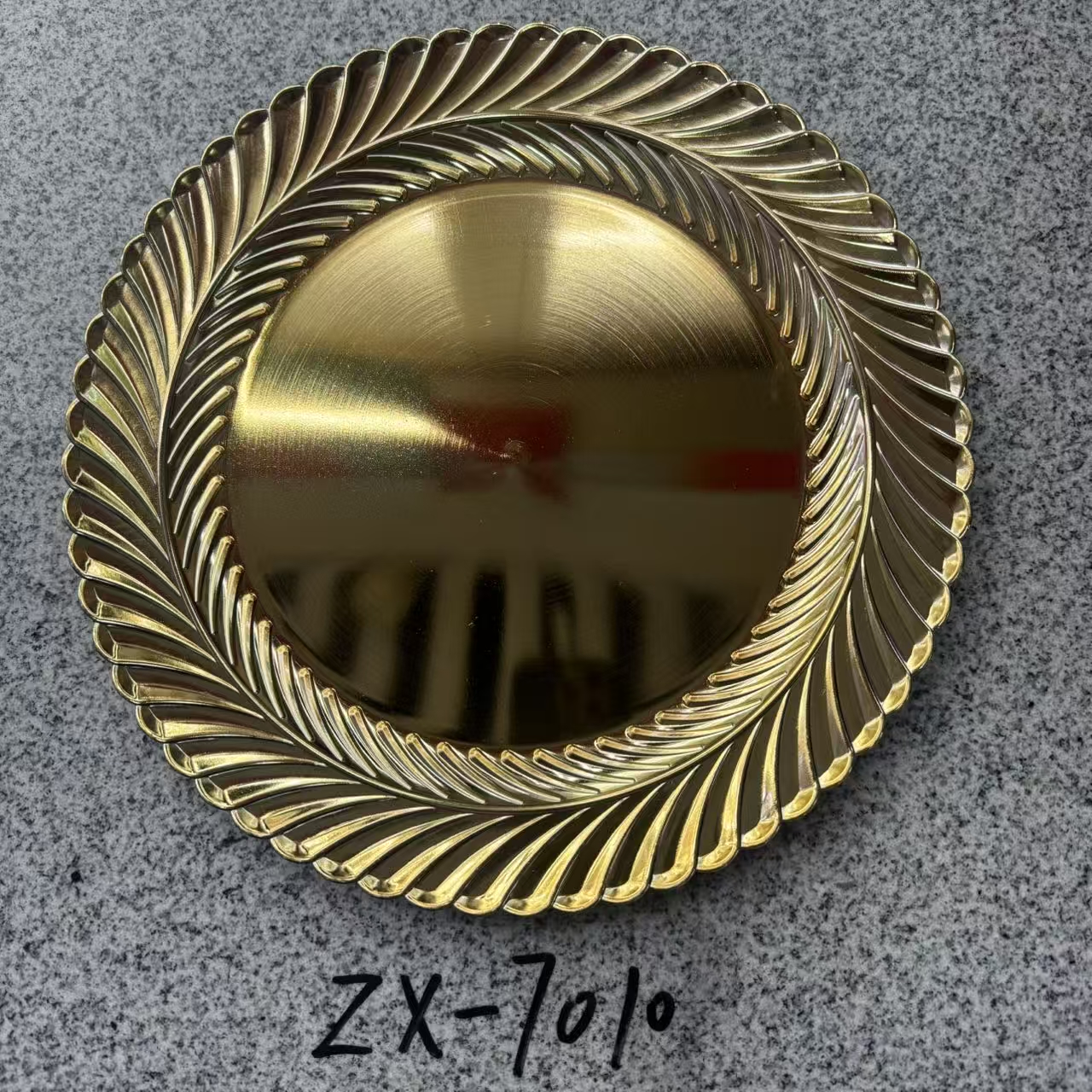 电镀多肉塑料花盘/实木果盒/干花带香味/情人节摆件/托盘白底实物图