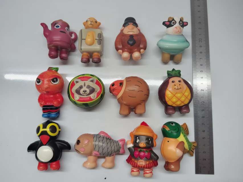 萌趣卡通玩偶公仔儿童玩具软萌可爱抱枕娃娃礼物多款任选