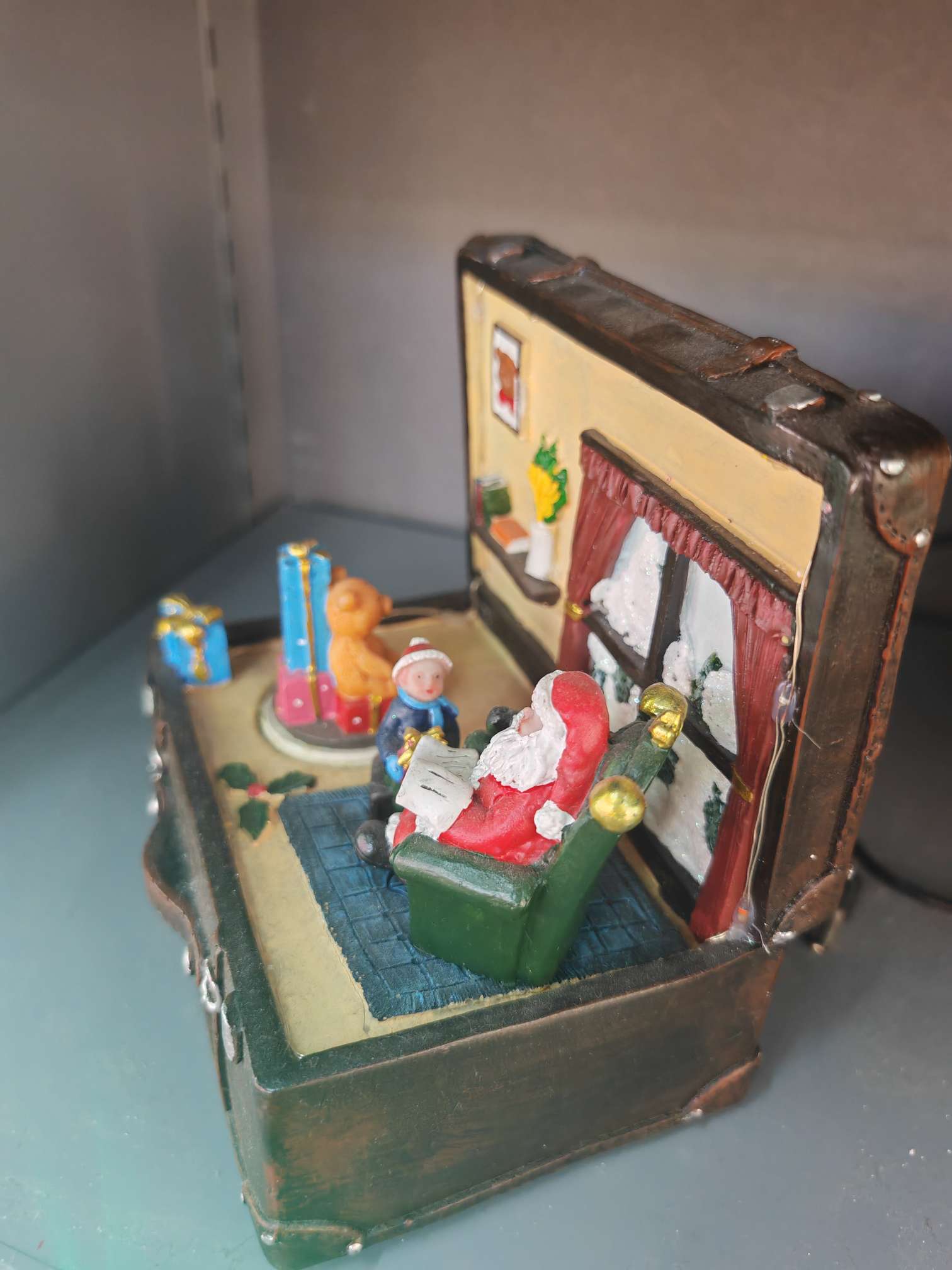 树脂工艺品礼品树脂创意工艺品摆件，仿古创意皮箱