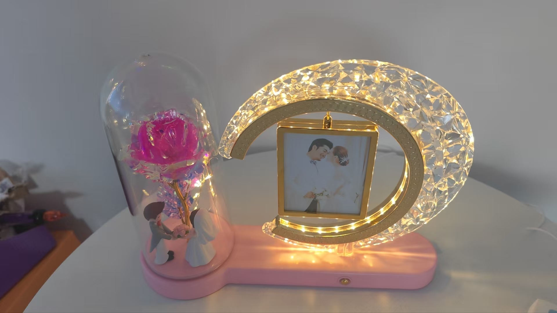 爱心相框 带灯相框 月亮相框白底实物图