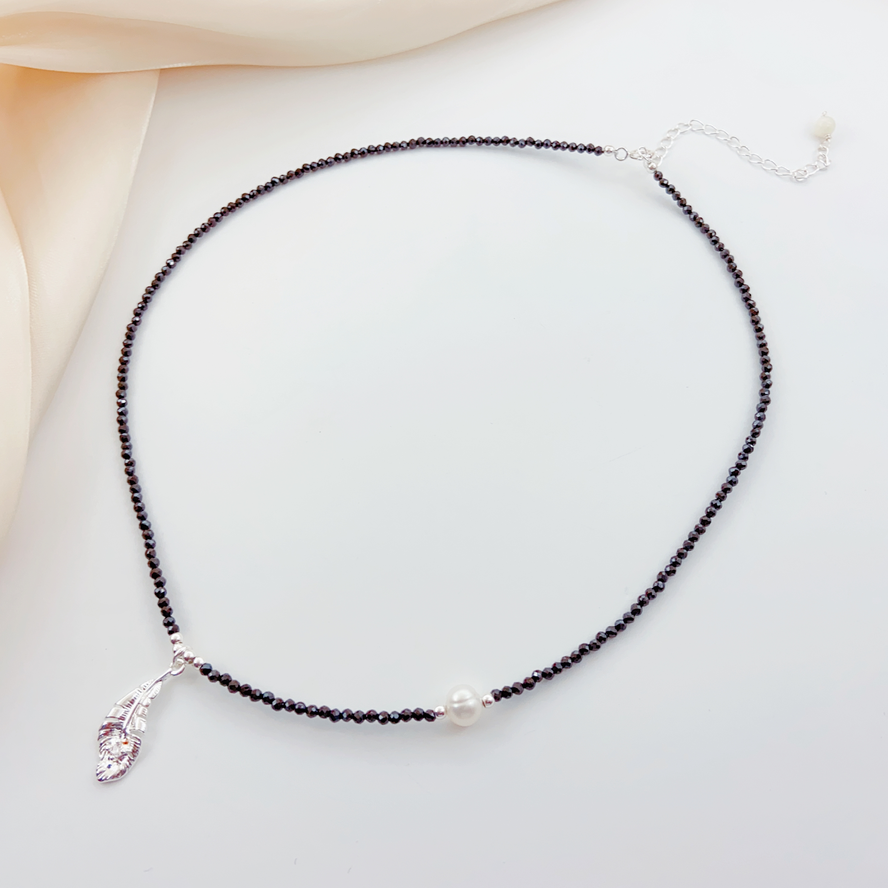 Natural Freshwater Pearl Necklaces Are Fashionable And Versatile. They Are Trendy Jewelry For Women And Suitable As Gifts For Daily Wear