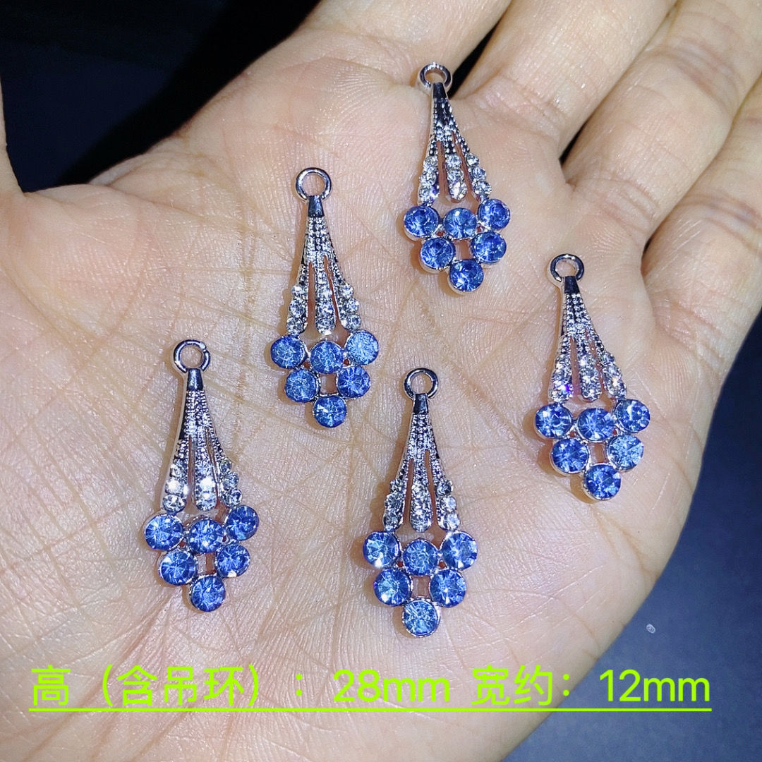 Elegant and refined diamond-shaped water diamond pendant, color-preserving alloy necklace, pendant accessory, earring jewelry, handcrafted diy material accessories Application Scenario