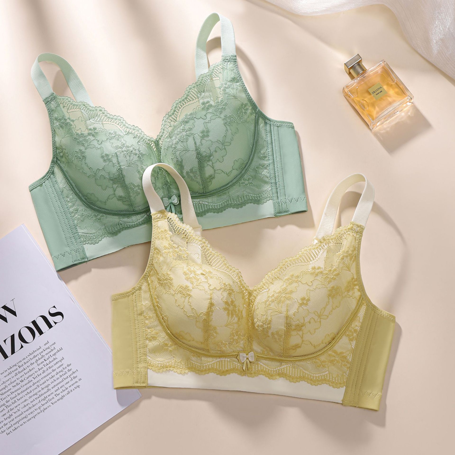 Vigo's Secret Summer thin, sexy U-shaped backrest mesh fabric patchwork clasp bra bra is a new comfortable and breathable style