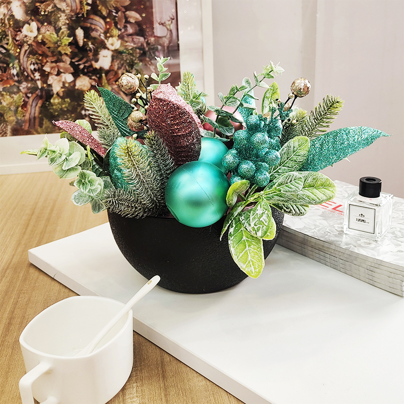 Cross-border artificial green plant potted plants with a high-end feel, Christmas artificial flowers, home decoration ornaments, Christmas decorative potted plants, scene arrangement decorative ornaments