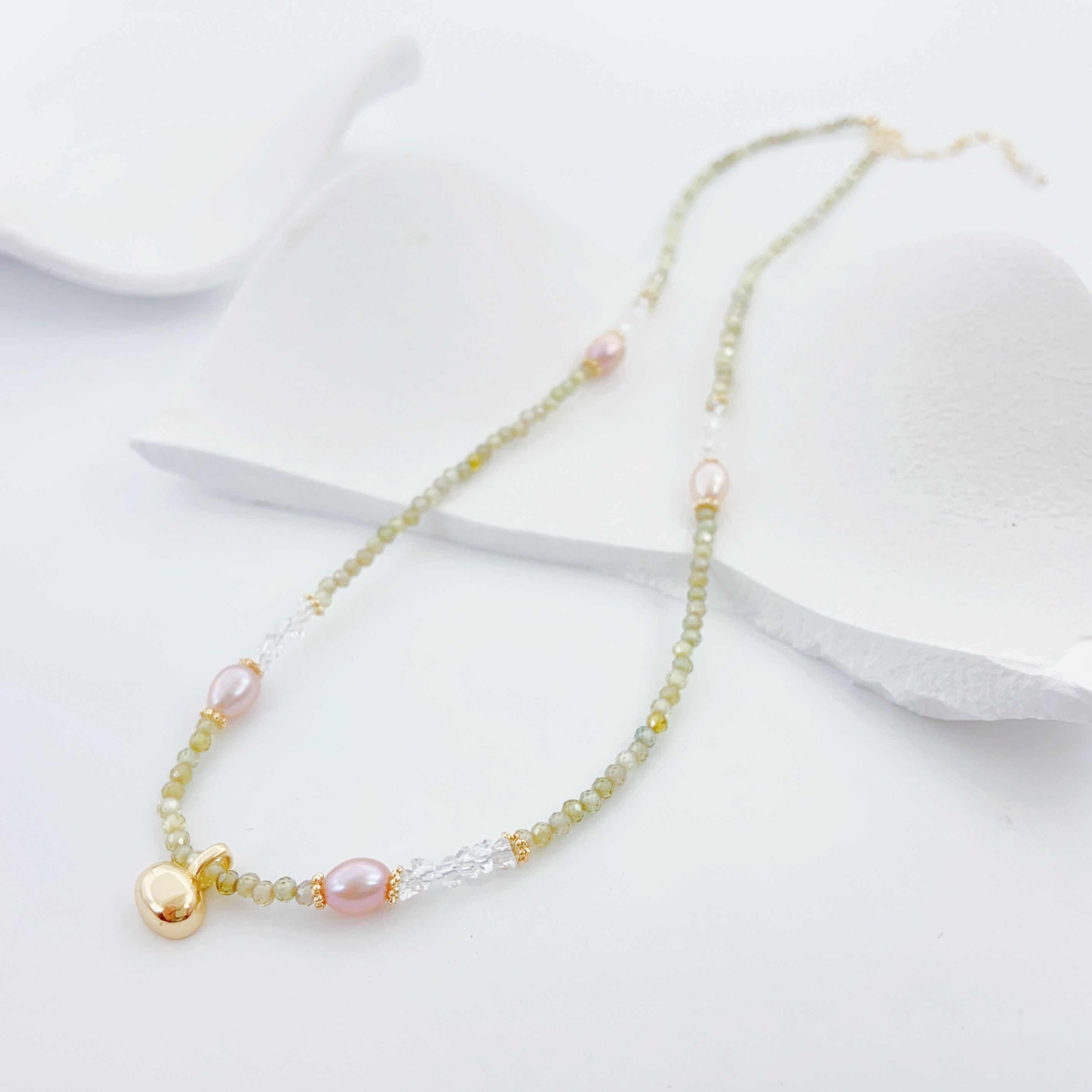 Natural Freshwater Pearl Necklaces Are Suitable For Women To Wear Daily Item Picture