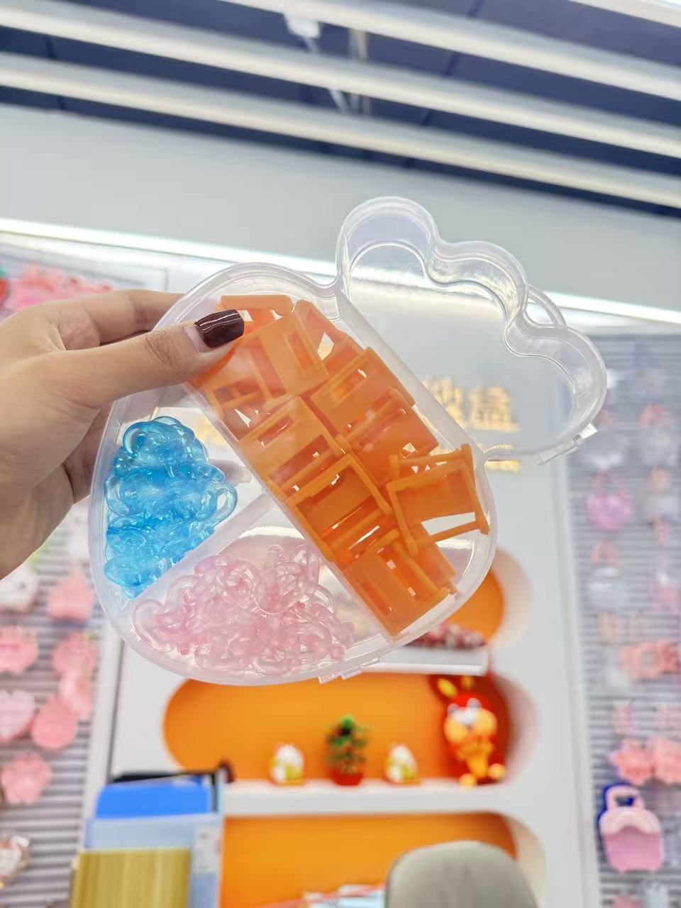 儿童手工串珠玩具女孩diy手链益智玩具穿珠子材料包项链手链散珠白底实物图