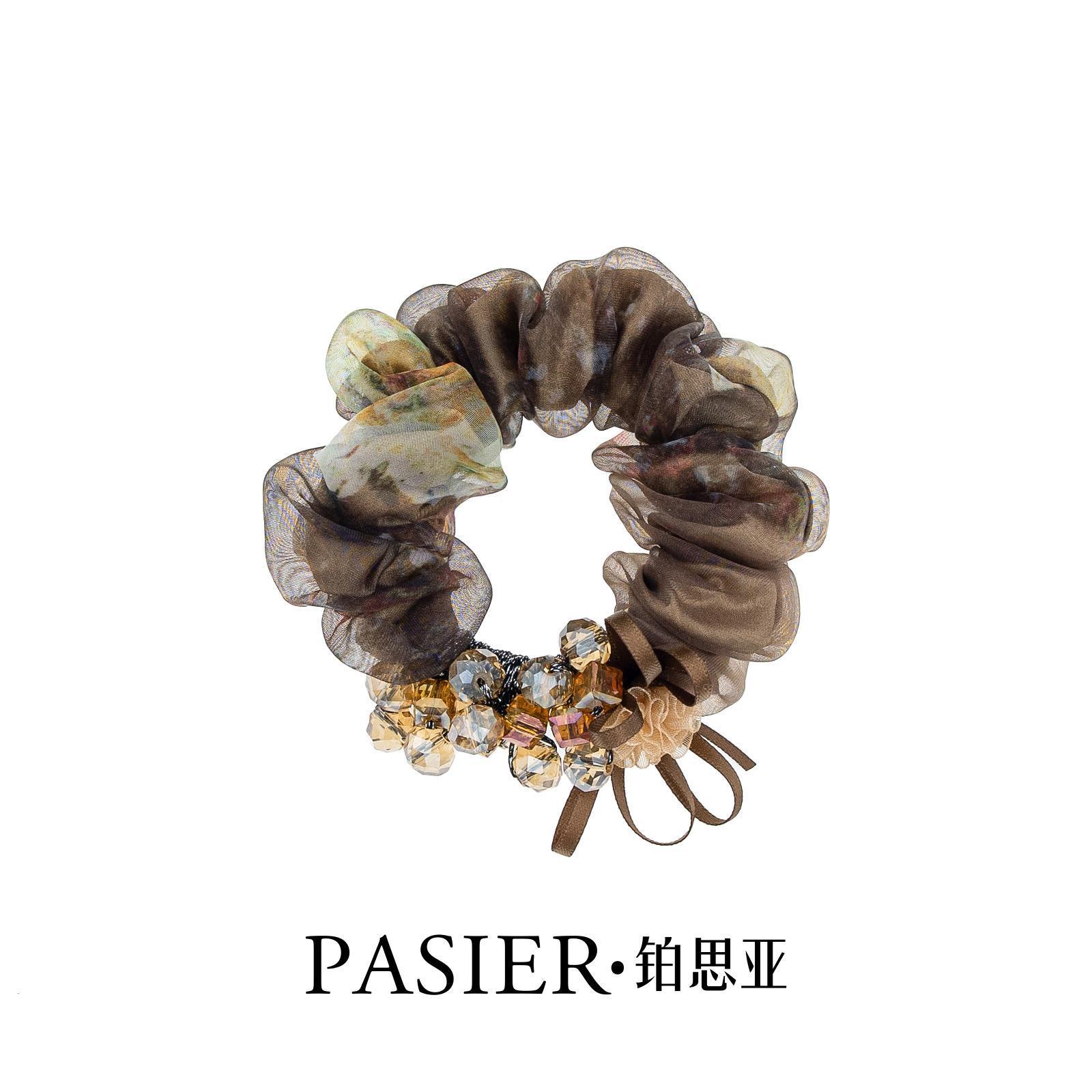 The large intestine hair band, hair tie and hair accessory are simple and versatile. The large intestine hair band, hair accessory, is a trendy and fashionable Korean version for female students