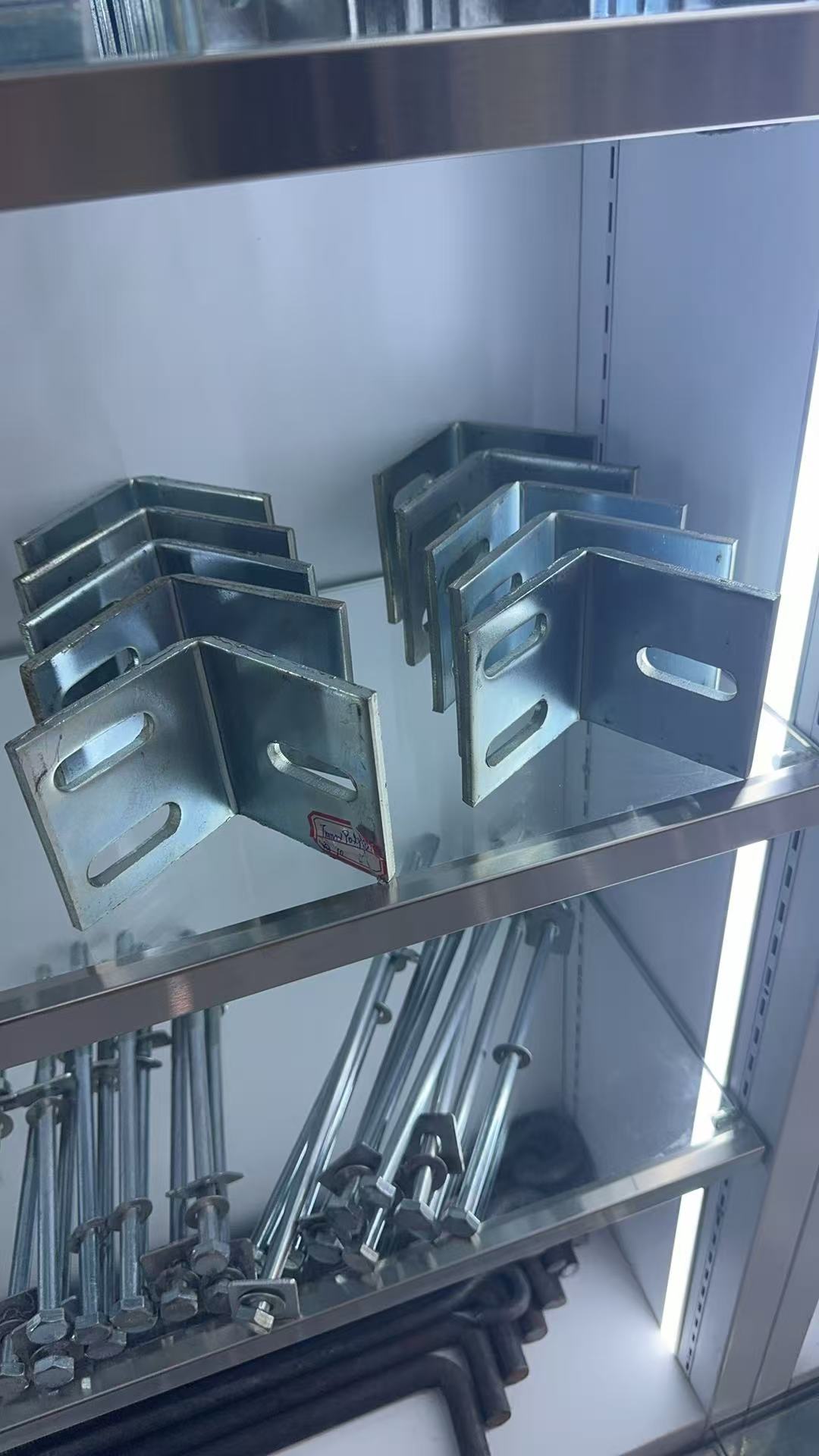 镀锌角马铸铁角钢建筑材料坚固耐用大尺寸