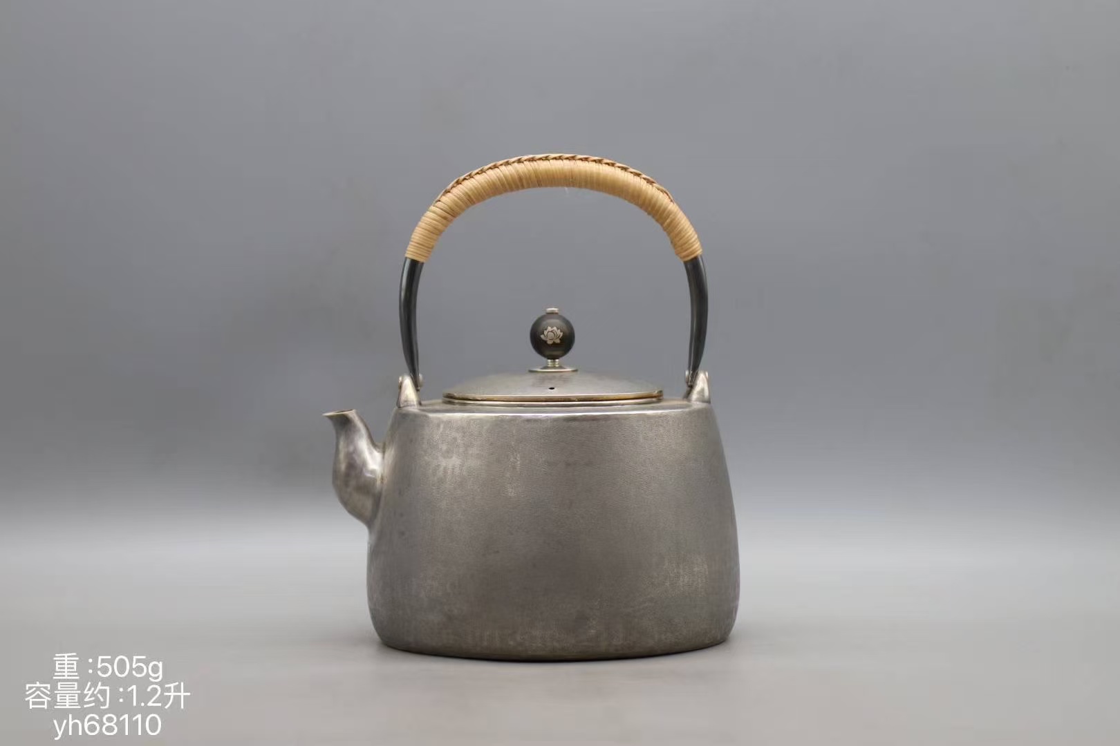 Large-capacity pure silver handle kettle, portable outdoor teapot, uncoated outdoor household Gongfu tea set Specification image