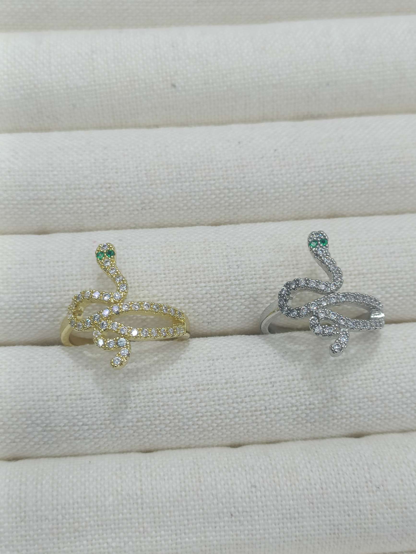 Xin 'ai Lian -8469 New Snake Ring, a niche design ring for women detail image 3