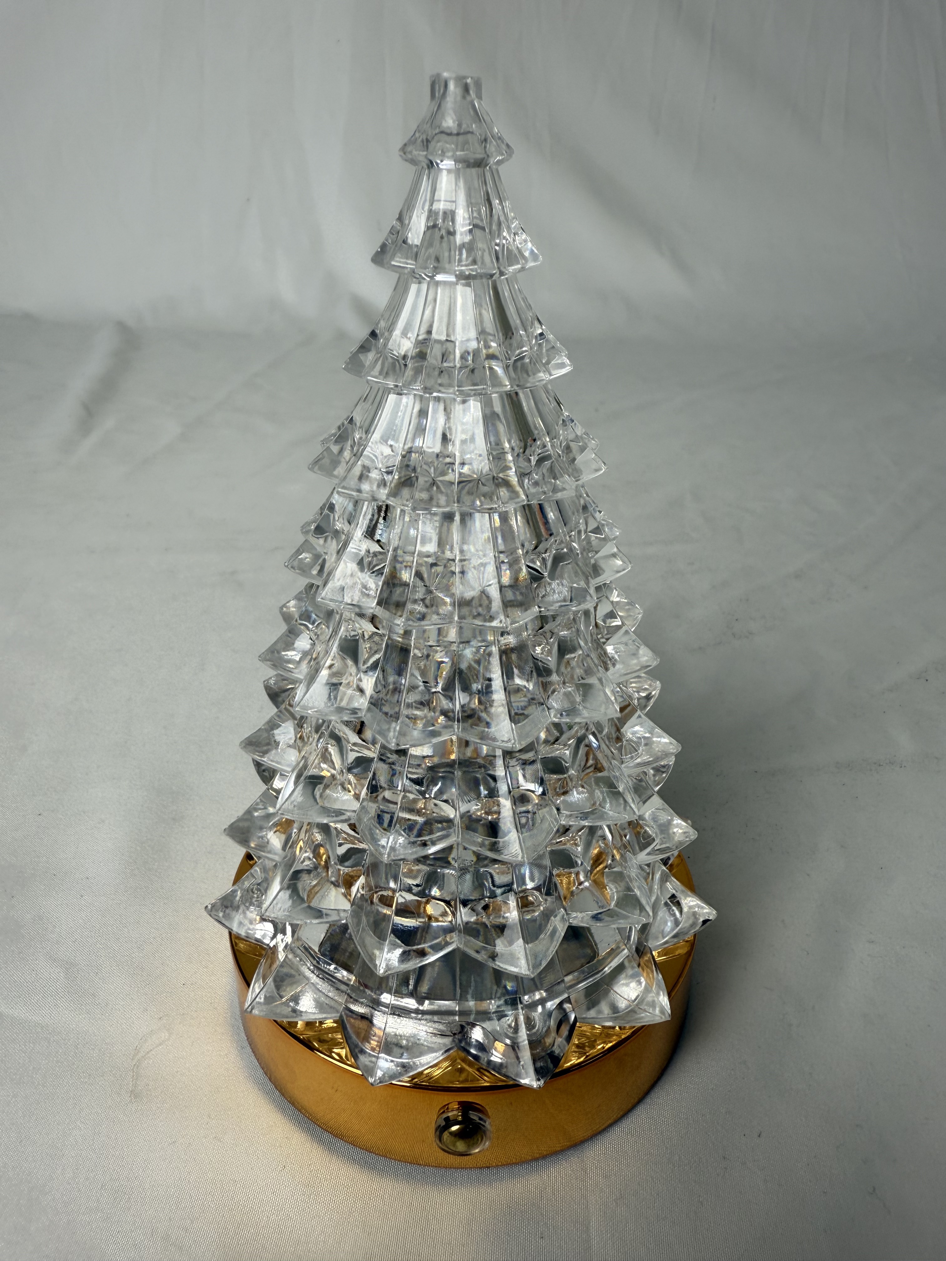 The 2025 new Christmas tree night light creates a warm and colorful atmosphere for family parties, enhancing the bedroom atmosphere. The night light creates a festive Christmas atmosphere. Wholesale from the manufacturer Specification drawing