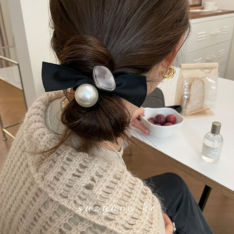 Korean retro pearl bow, new style hair tie rubber band, high elasticity, durable, high-end look, hair band leather rope for women Item Picture