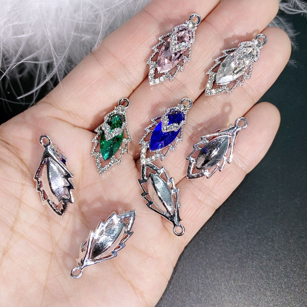 New high-end light luxury crystal leaf alloy DIY accessories, handcrafted earrings, necklaces, hair ornaments, pendants, material accessories Application Scenario