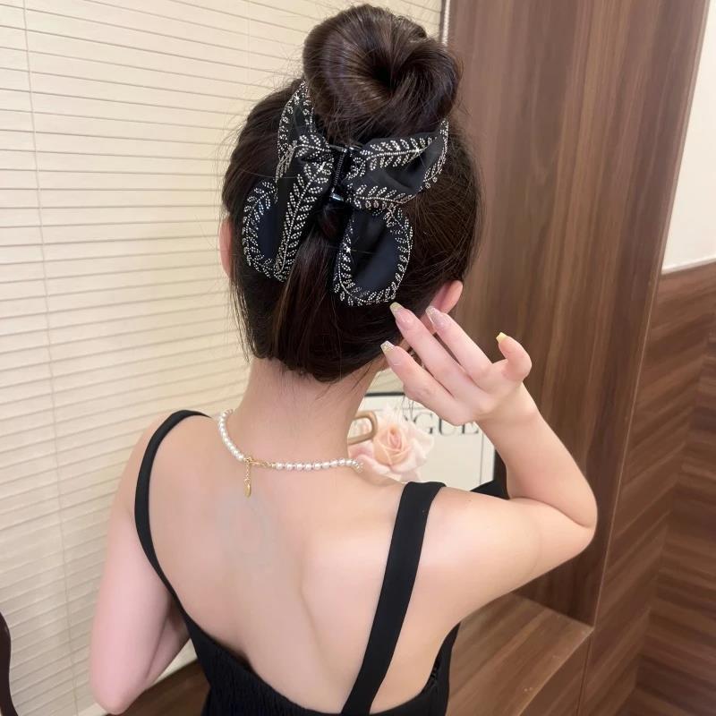 Best-selling wheat ear clip, small chanel-style ponytail clip, elegant beaded bow, high-end hair clip, updo, hair accessory and headwear detail image 4
