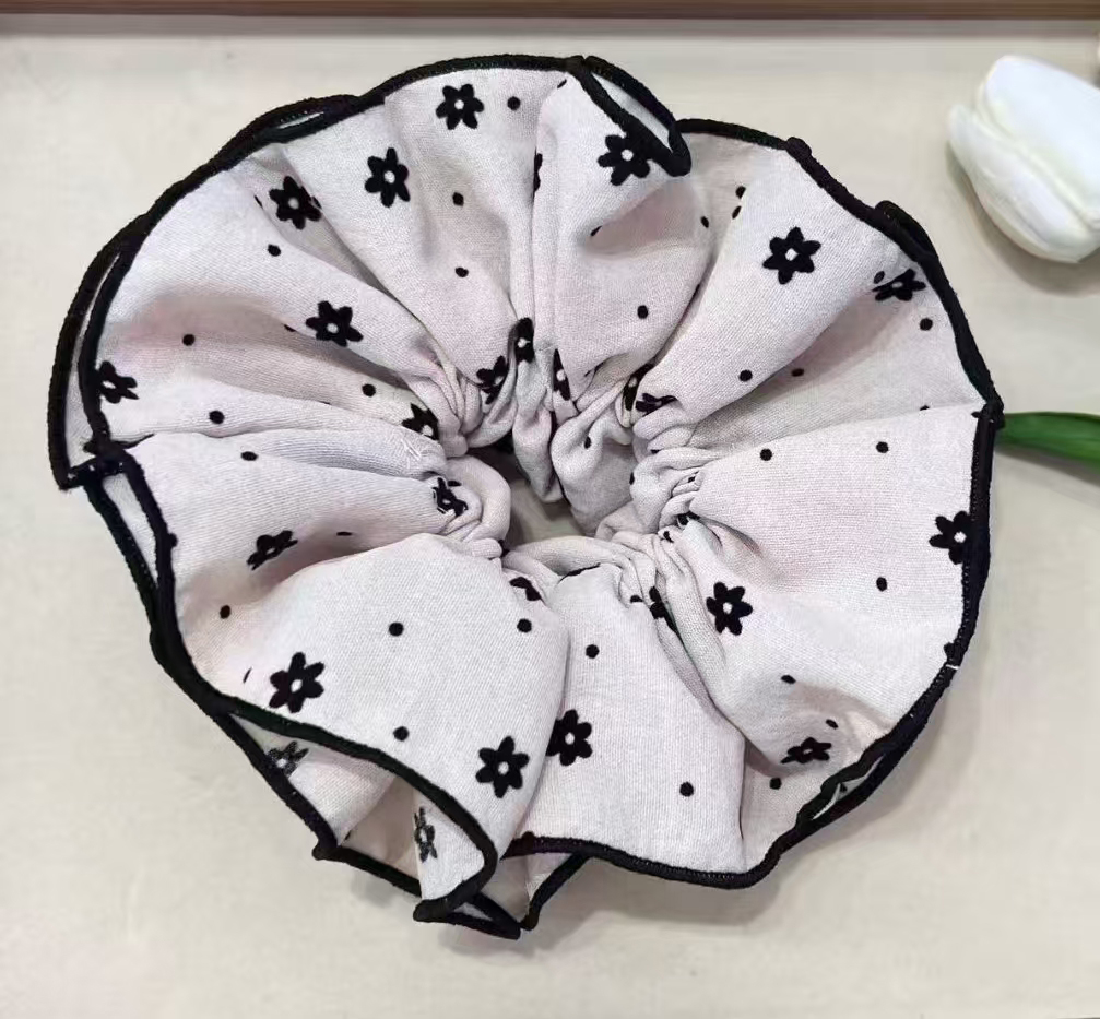 2025秋冬新款网红大肠发圈 ins风网红抓夹发圈 高级感韩国东大门新款发格子绳 跨境发饰批发 细条纹印花涤纶头绳