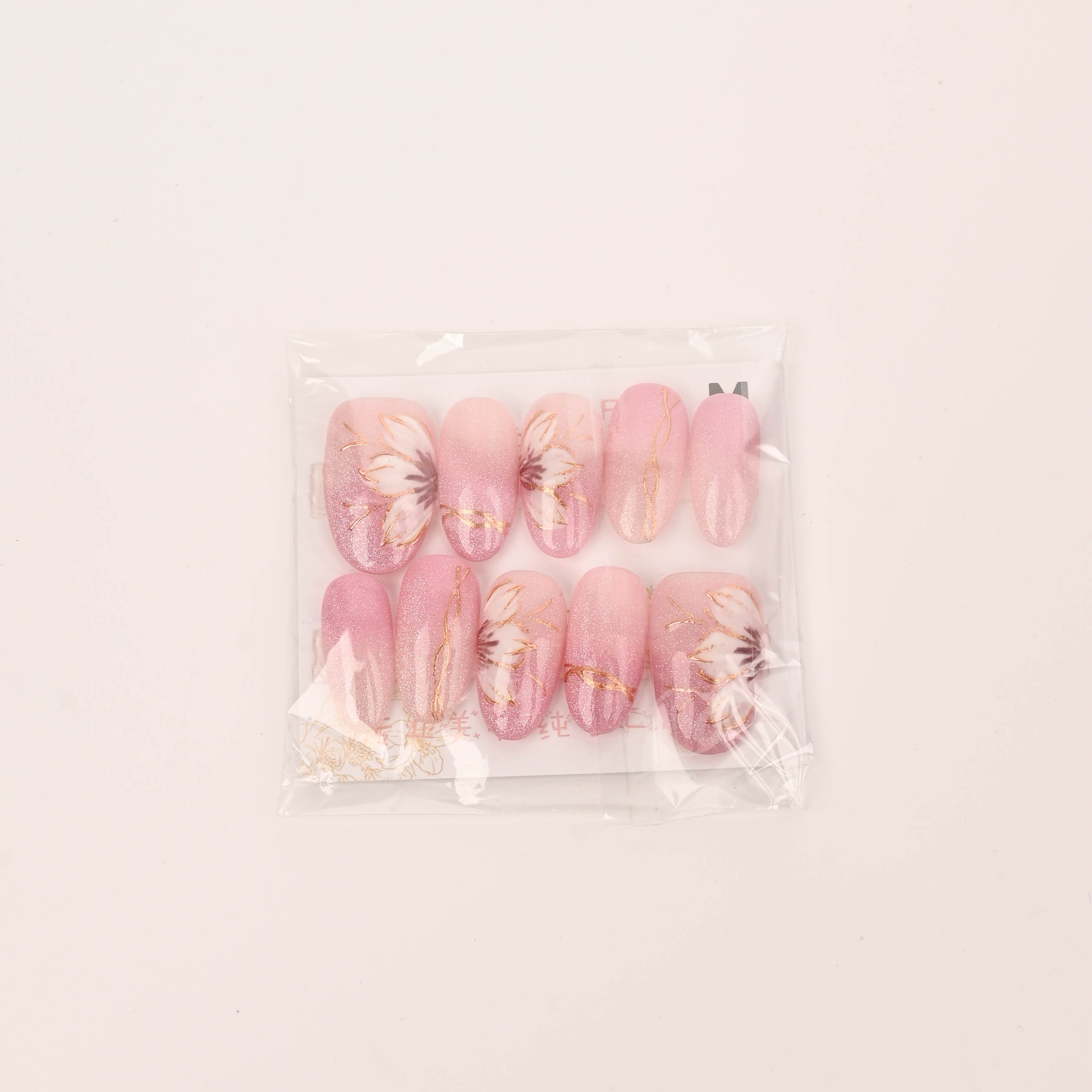 猫眼鎏金杏仁型穿戴甲彩绘花朵金色渐变美甲贴片甲片现货批发混批