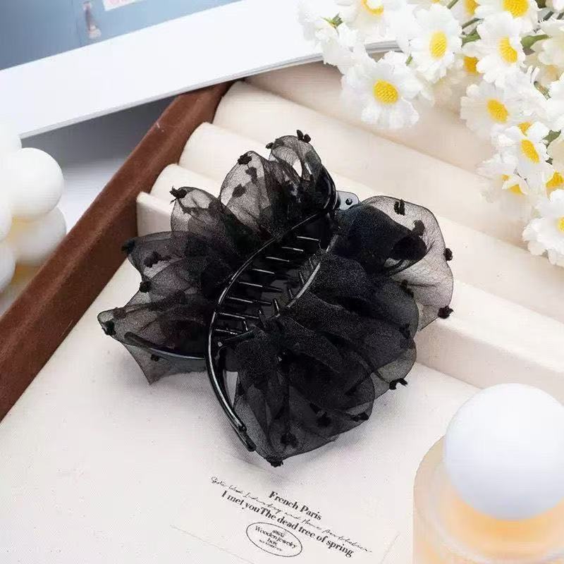 Spring 2025 new pleated and stylish, versatile mesh style, simple and elegant bun grab clip, fashionable and versatile hair clip wholesale detail image 4