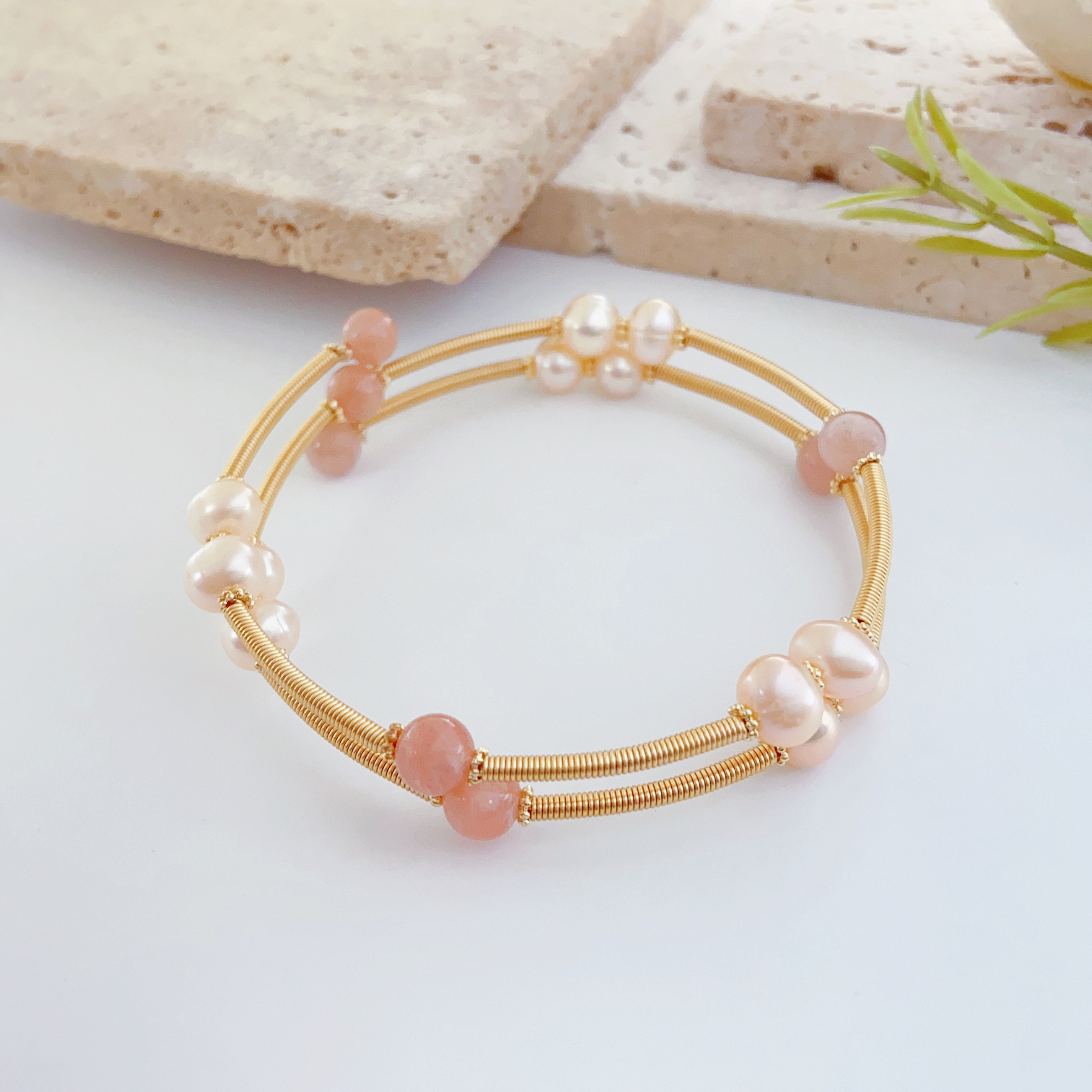 Natural Freshwater Pearl Bracelets Are Fashionable, High-End And Personalized Accessories For Women. Wholesale Bracelets Are Suitable For Daily Wear, Parties And Banquets details Picture