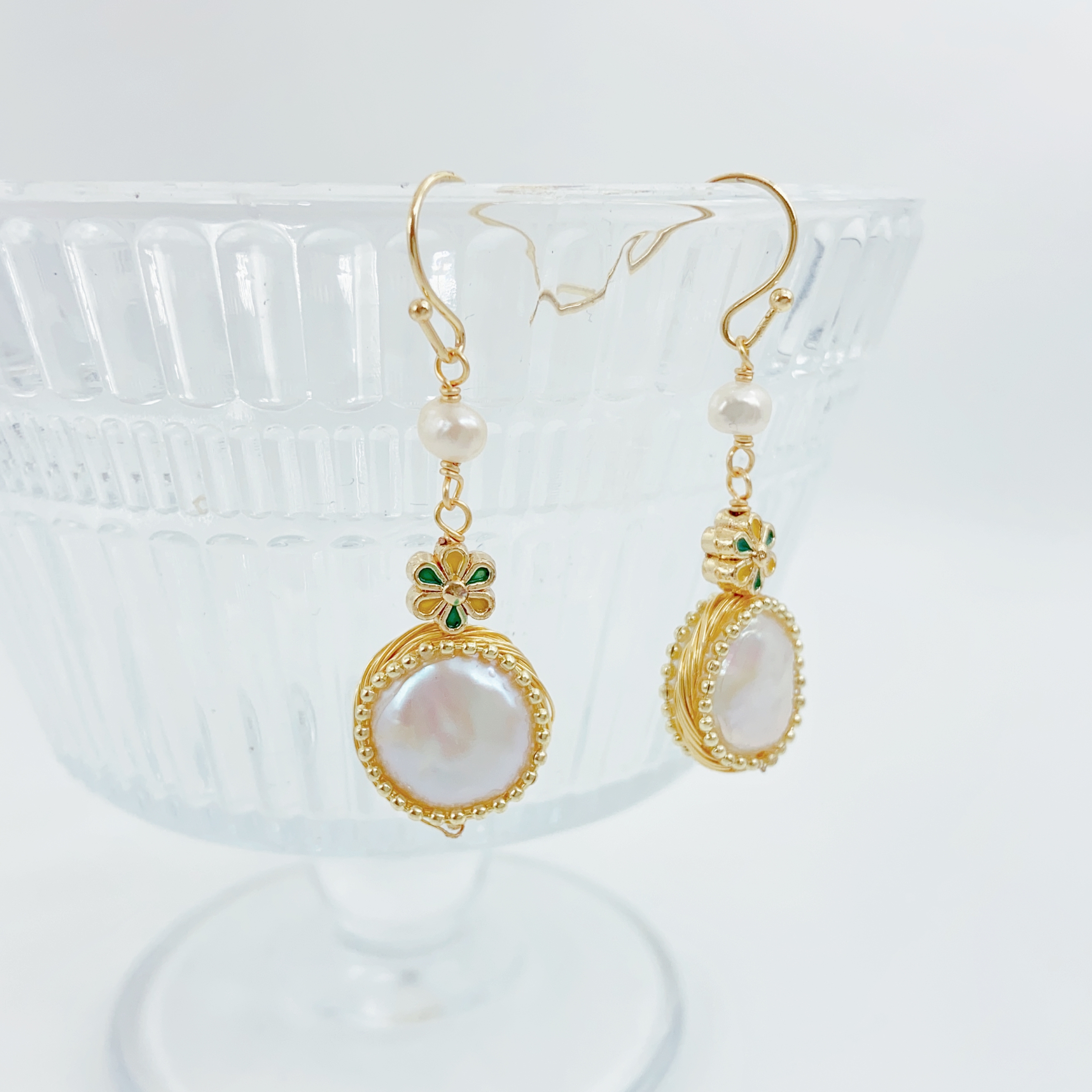 Handcrafted pearl earrings, personalized and high-end jewelry wholesale earrings and accessories