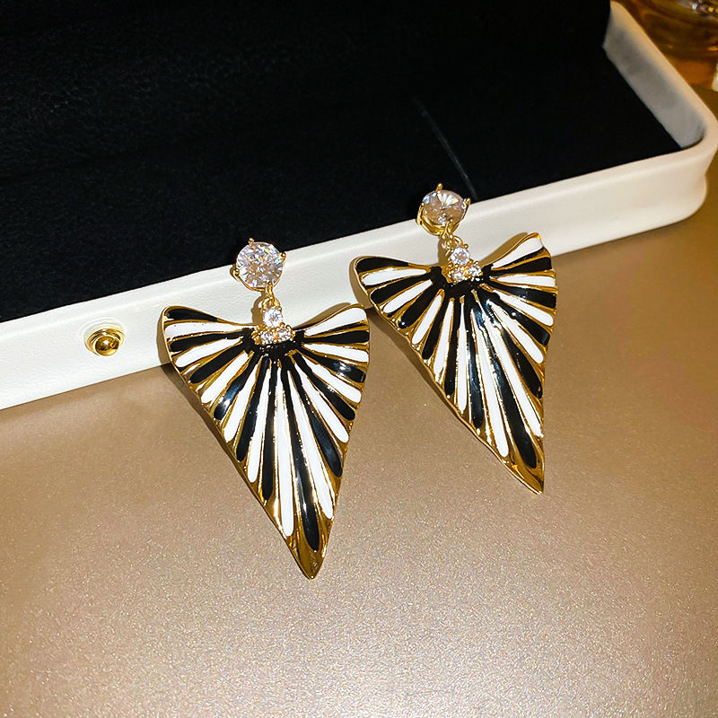 复古镶钻三角撞色滴油耳钉小众时尚设计耳环港风高级感耳饰女爆款来袭