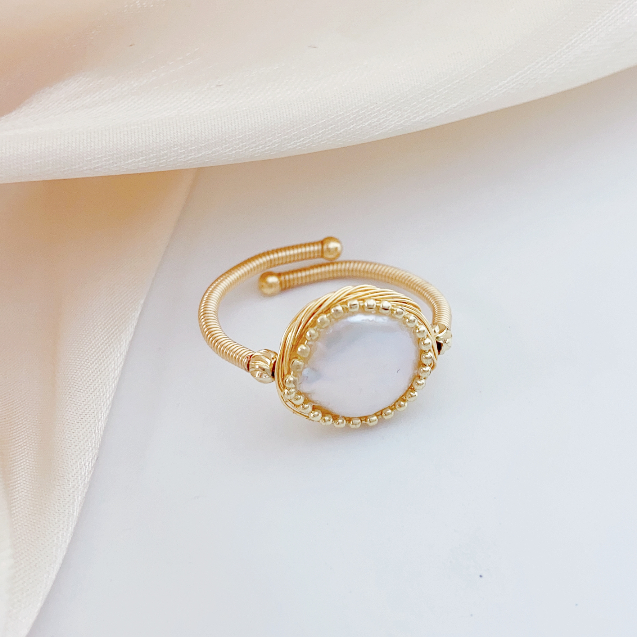 Freshwater pearl ring, pink sweet pearl, female Internet celebrity style, single-ring fashionable sweet style, individual trendy decoration ring Item Picture