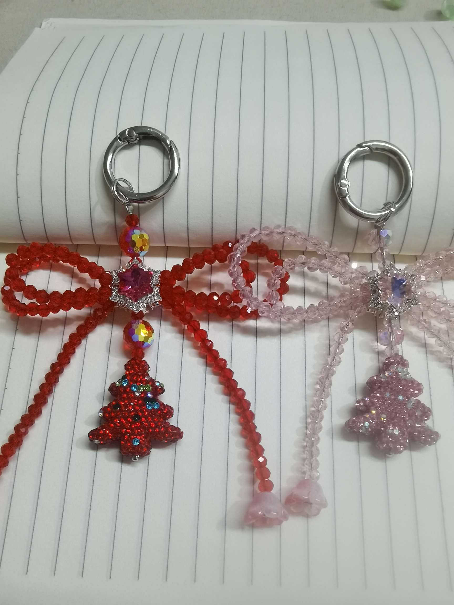 圣诞树水晶蝴蝶结手机挂件