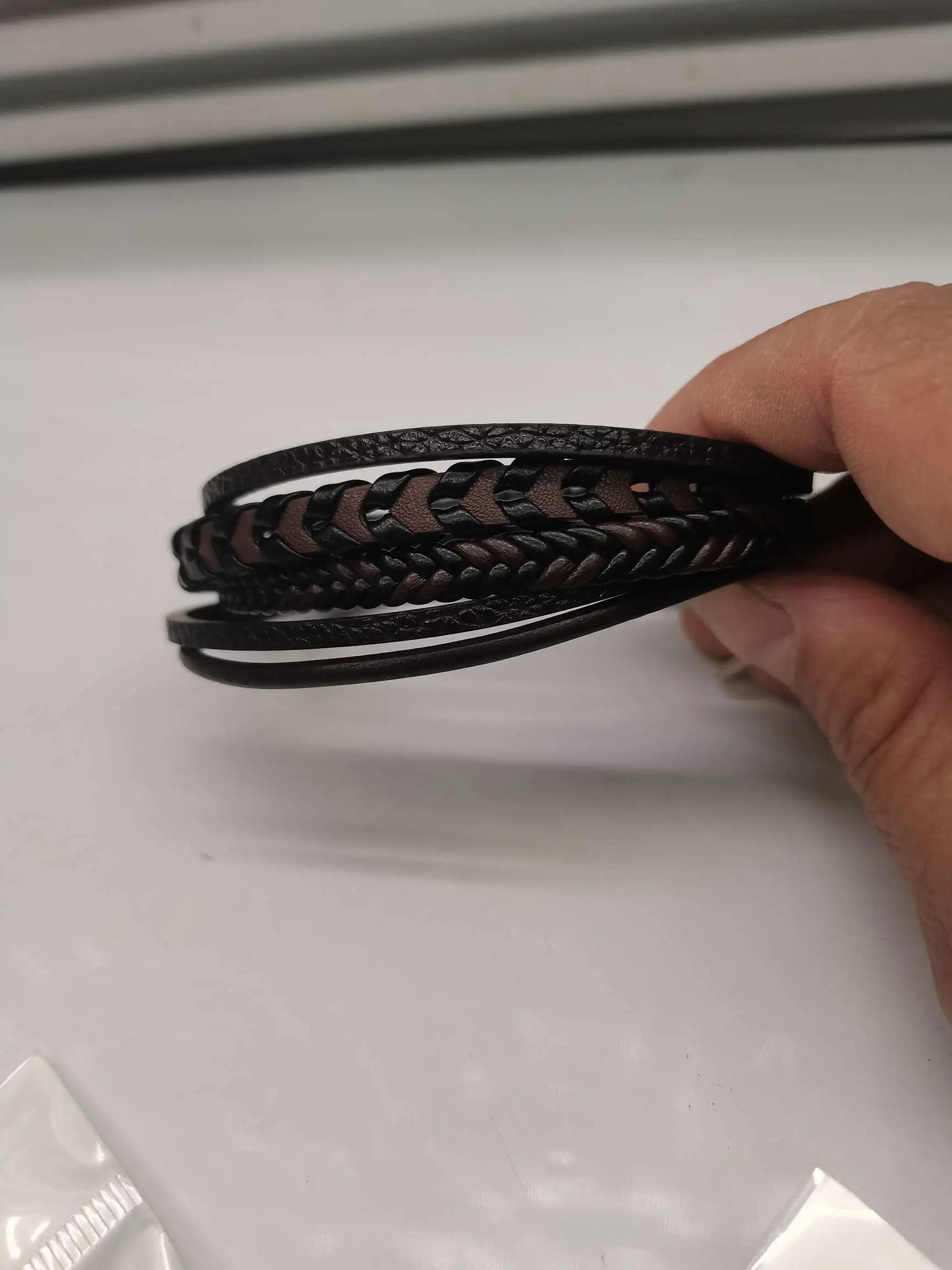 In 2025, Amazon's best-selling leather woven multi-layer circulating wristband detail image 2