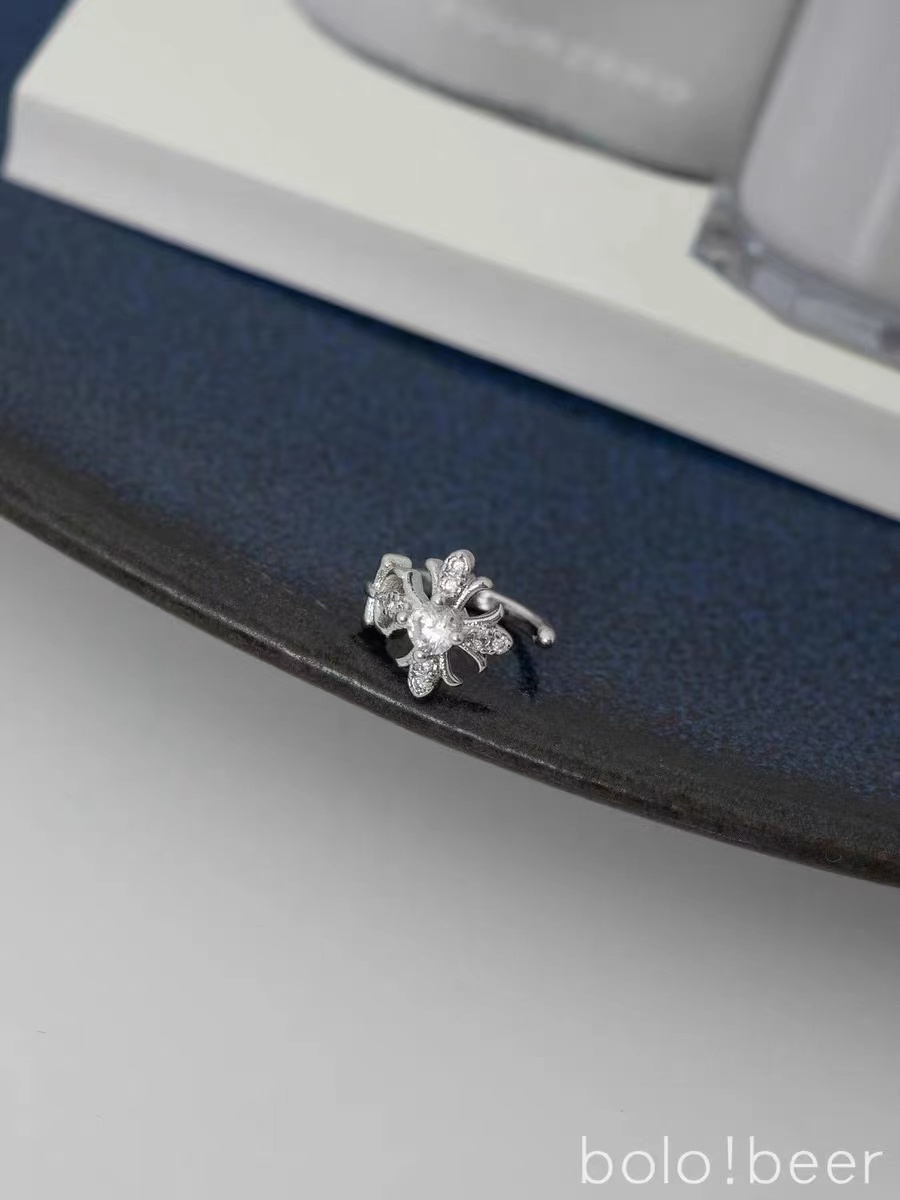 亨森新款花边十字架微镶锆石男女同款简约小众ins风百搭耳圈耳扣产品图