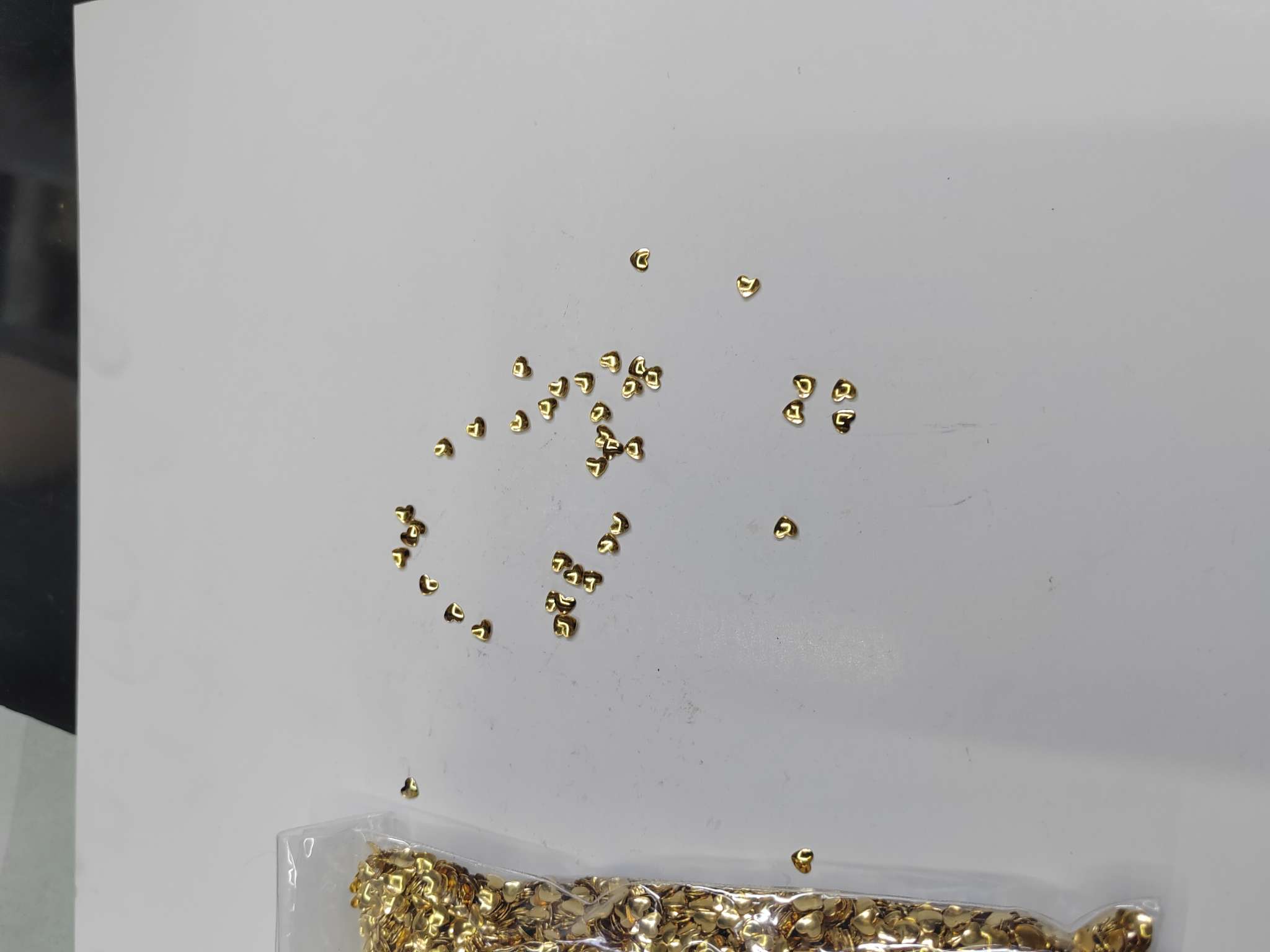 主要经营戒指手链耳环头饰手链耳环等铜配件白底实物图