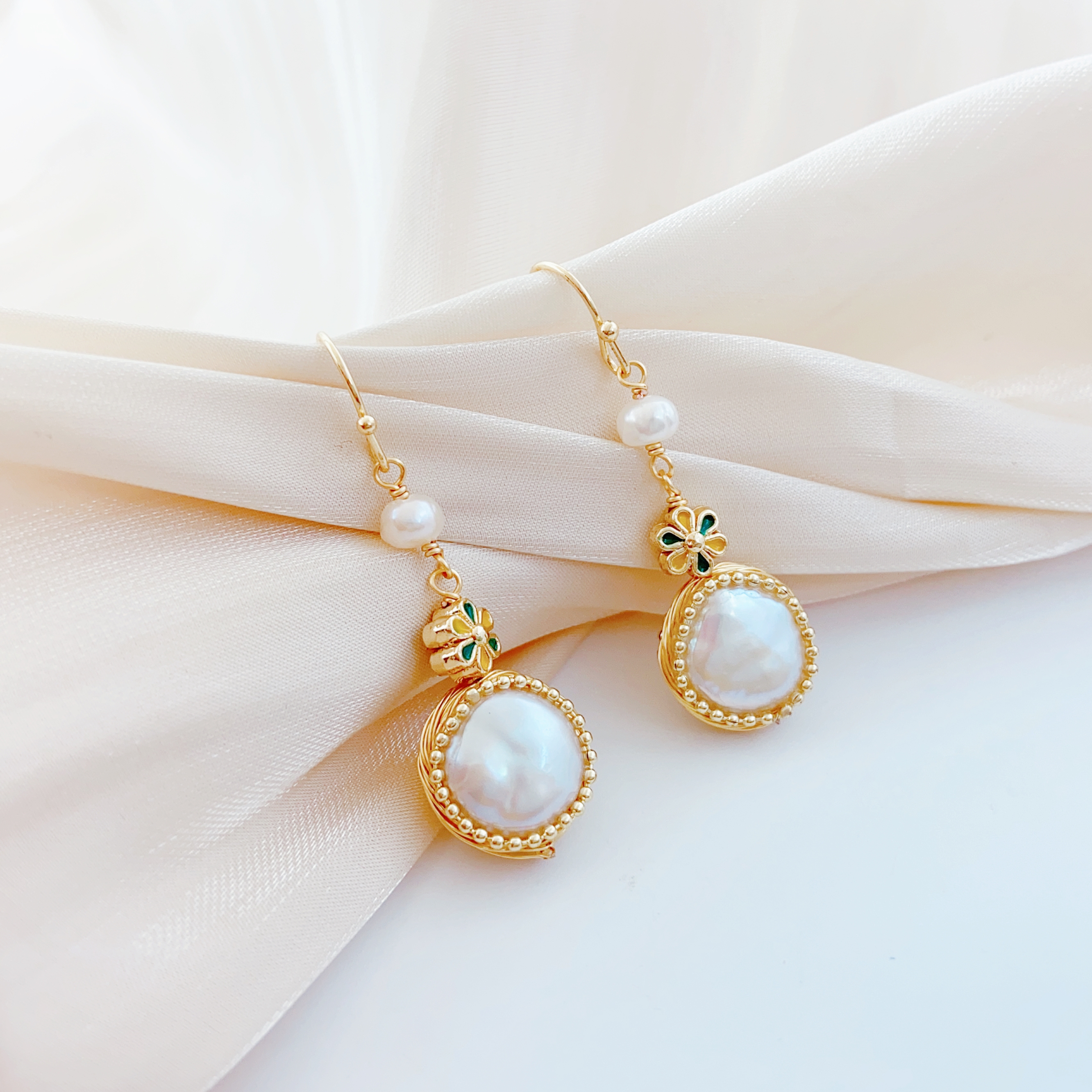 Handcrafted pearl earrings, personalized and high-end jewelry wholesale earrings and accessories details Picture