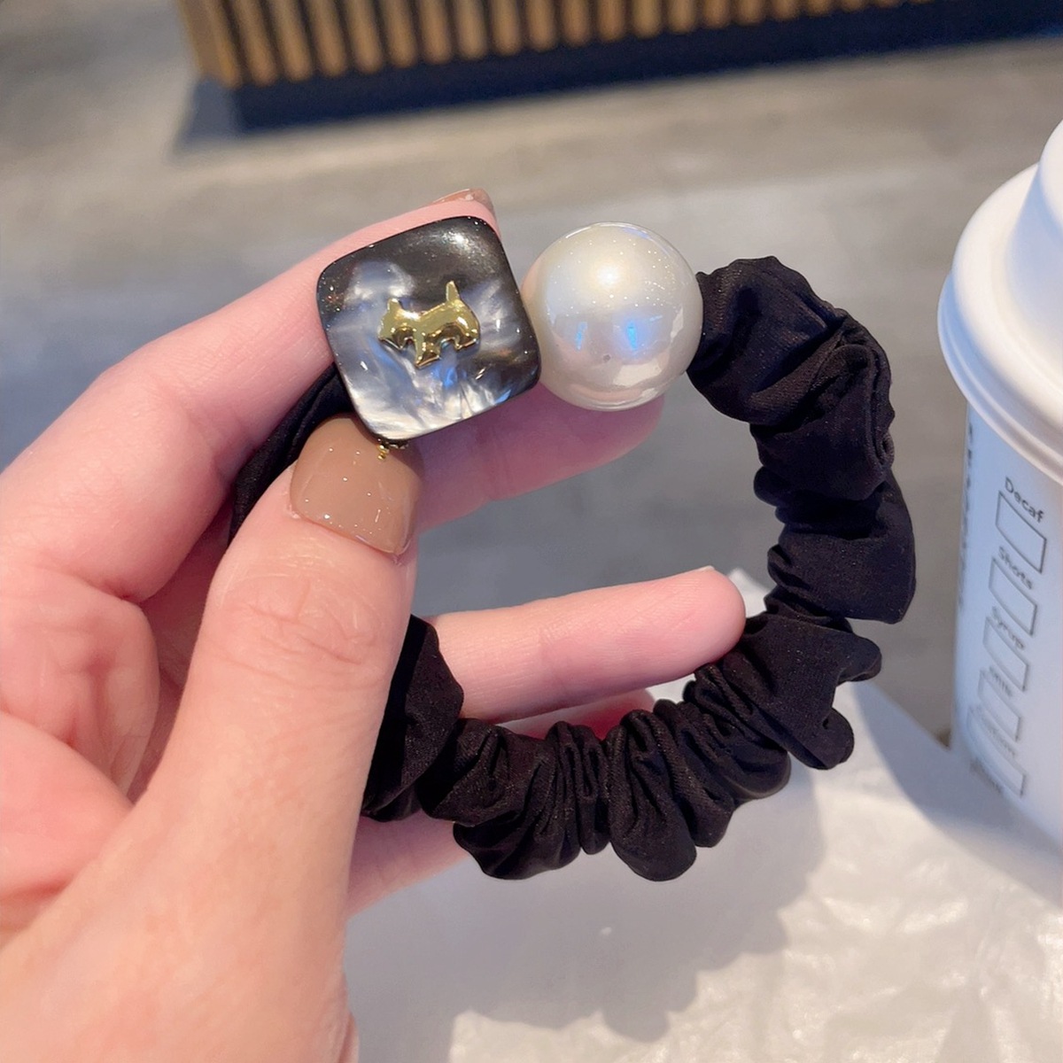 French high-end style puppy pearl hair tie, simple and elegant, high-elasticity small intestine circle ponytail leather band women's hair tie detail image 6