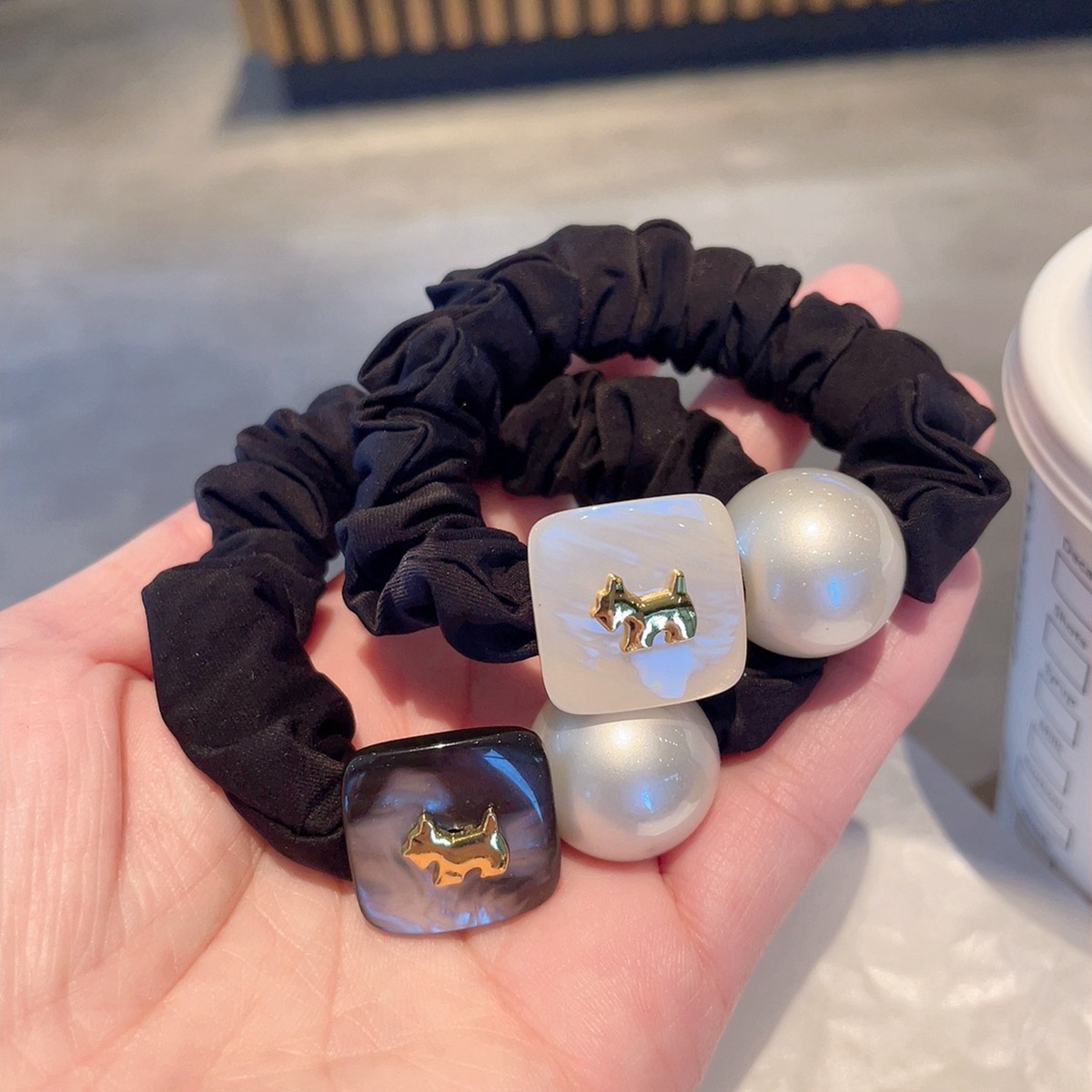 French high-end style puppy pearl hair tie, simple and elegant, high-elasticity small intestine circle ponytail leather band women's hair tie detail image 7