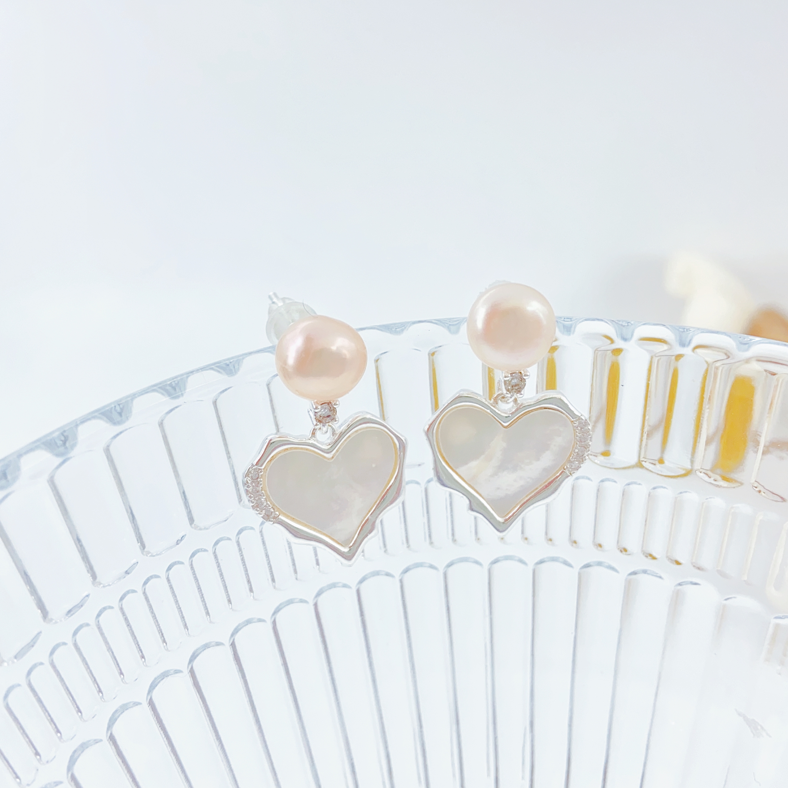 饰品/耳饰/耳钉/珍珠耳环/滴油细节图