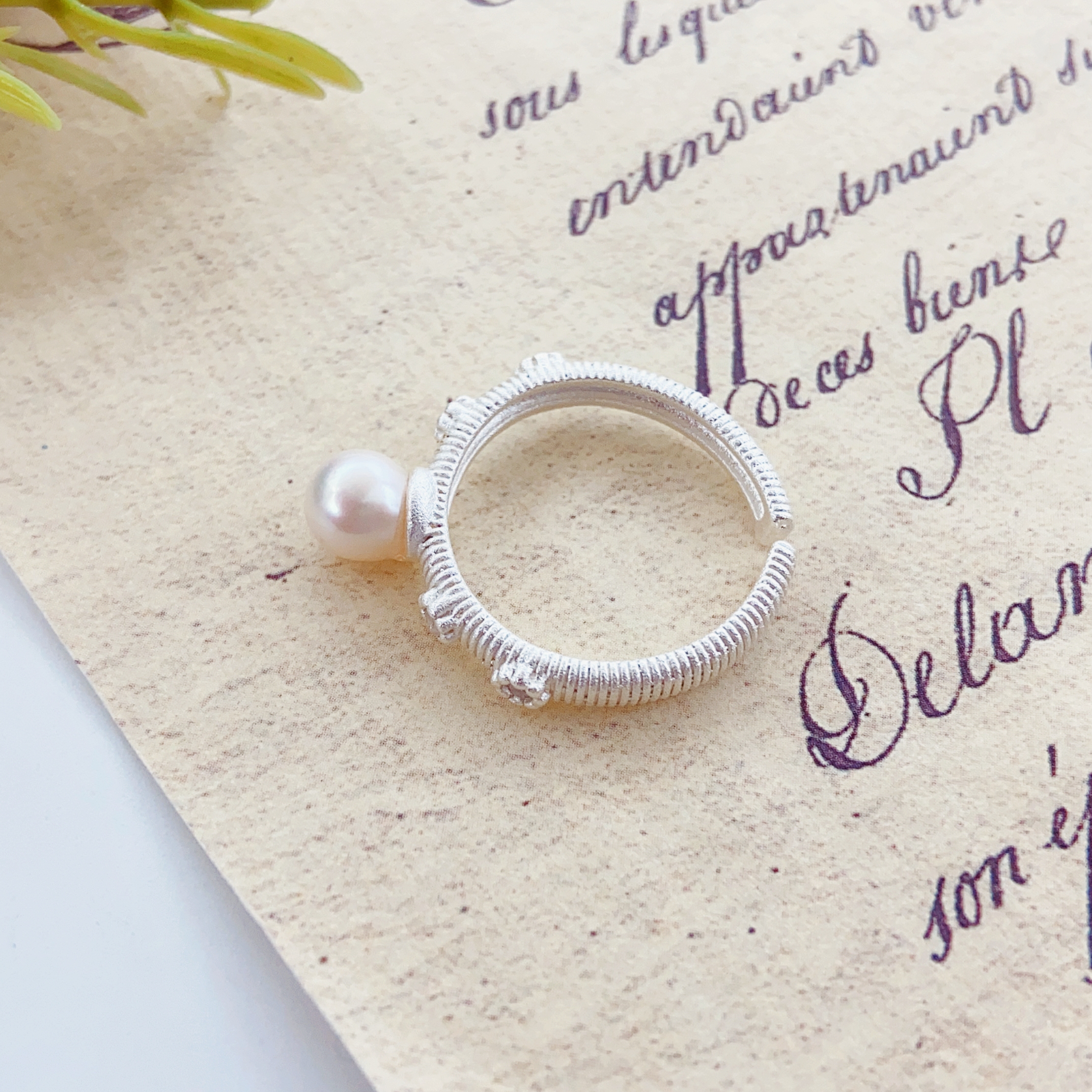 Freshwater pearl ring, sweet pearl, female Internet celebrity style, single-ring fashion, sweet style, individual and trendy decoration ring Application Scenario