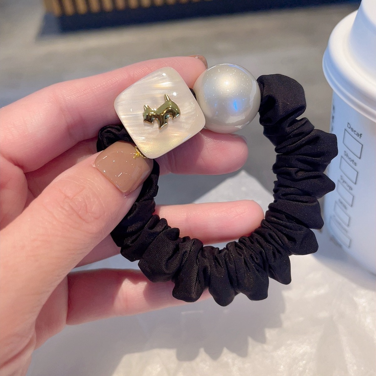 French high-end style puppy pearl hair tie, simple and elegant, high-elasticity small intestine circle ponytail leather band women's hair tie detail image 5