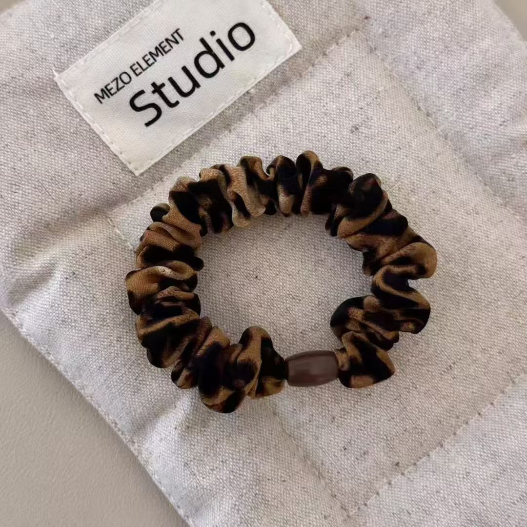 Hair ties, hair clips, hair combs, hair accessories, fashionable hair accessories, women's decorative leopard print small intestine rings detail image 7