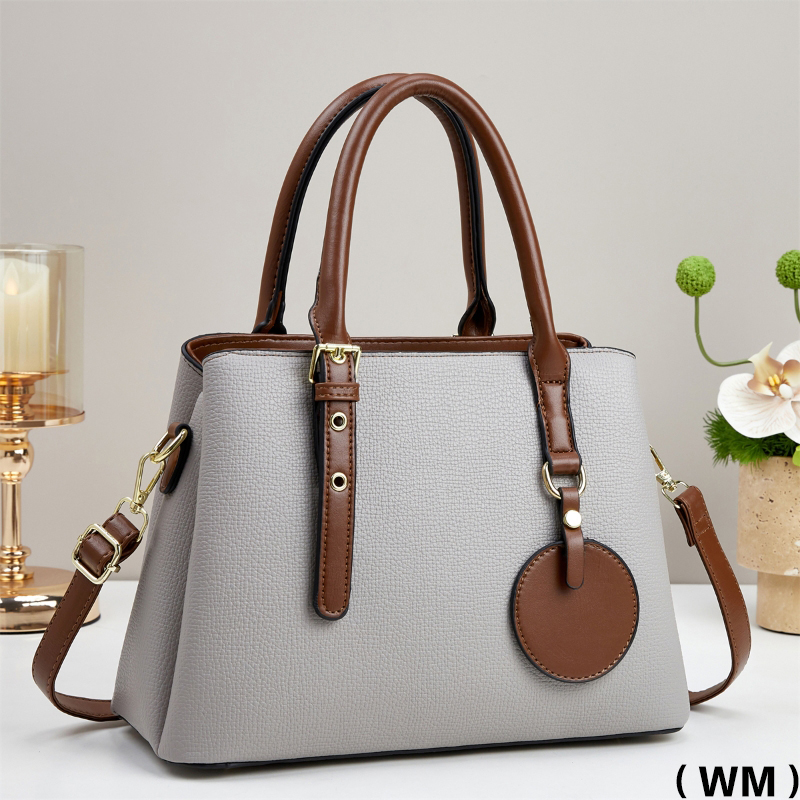 Meifang Luggage and Yiding Bag Industry's new women's bag, a large-capacity hand-held shoulder crossbody bag