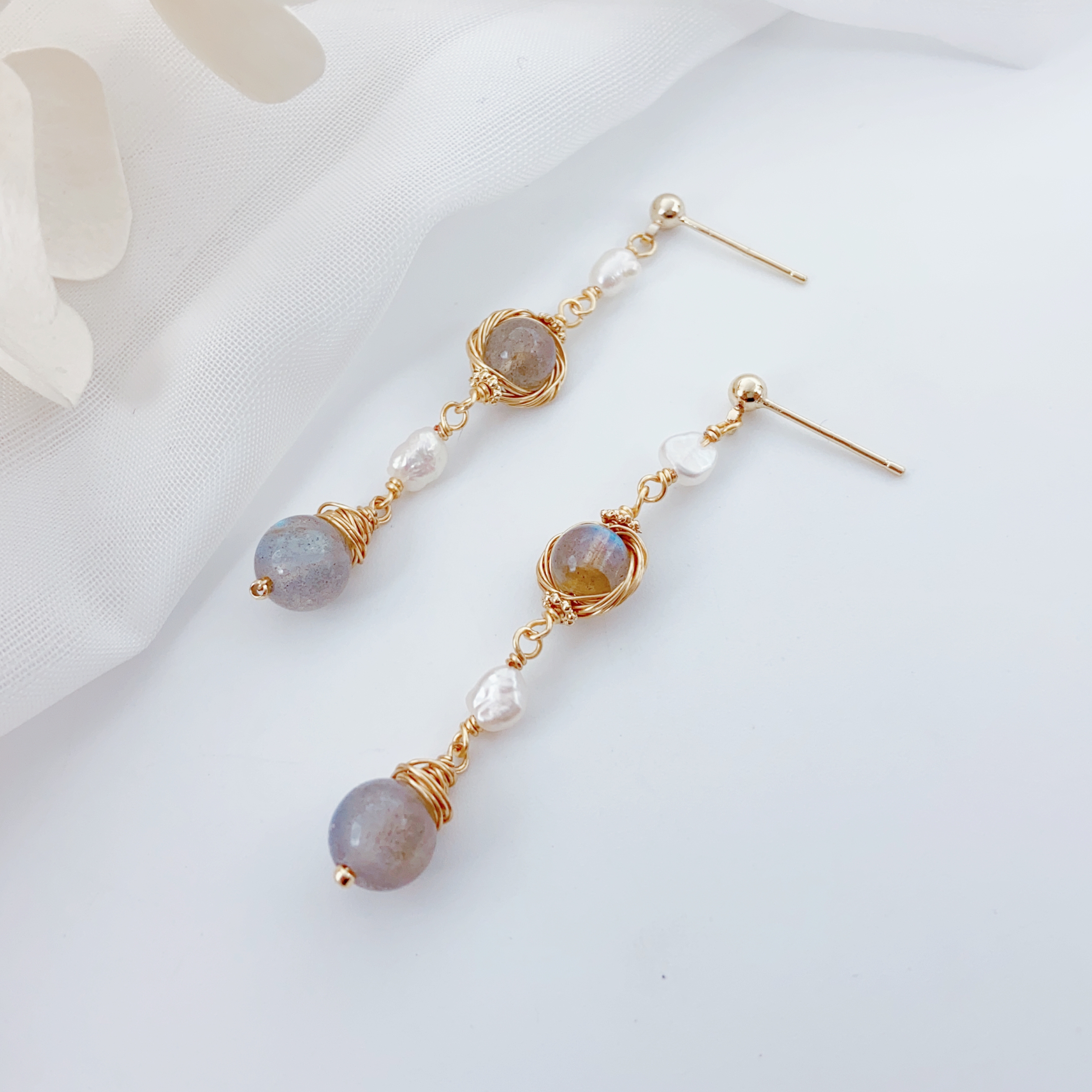 饰品/耳饰/耳钉/珍珠耳环/滴油白底实物图