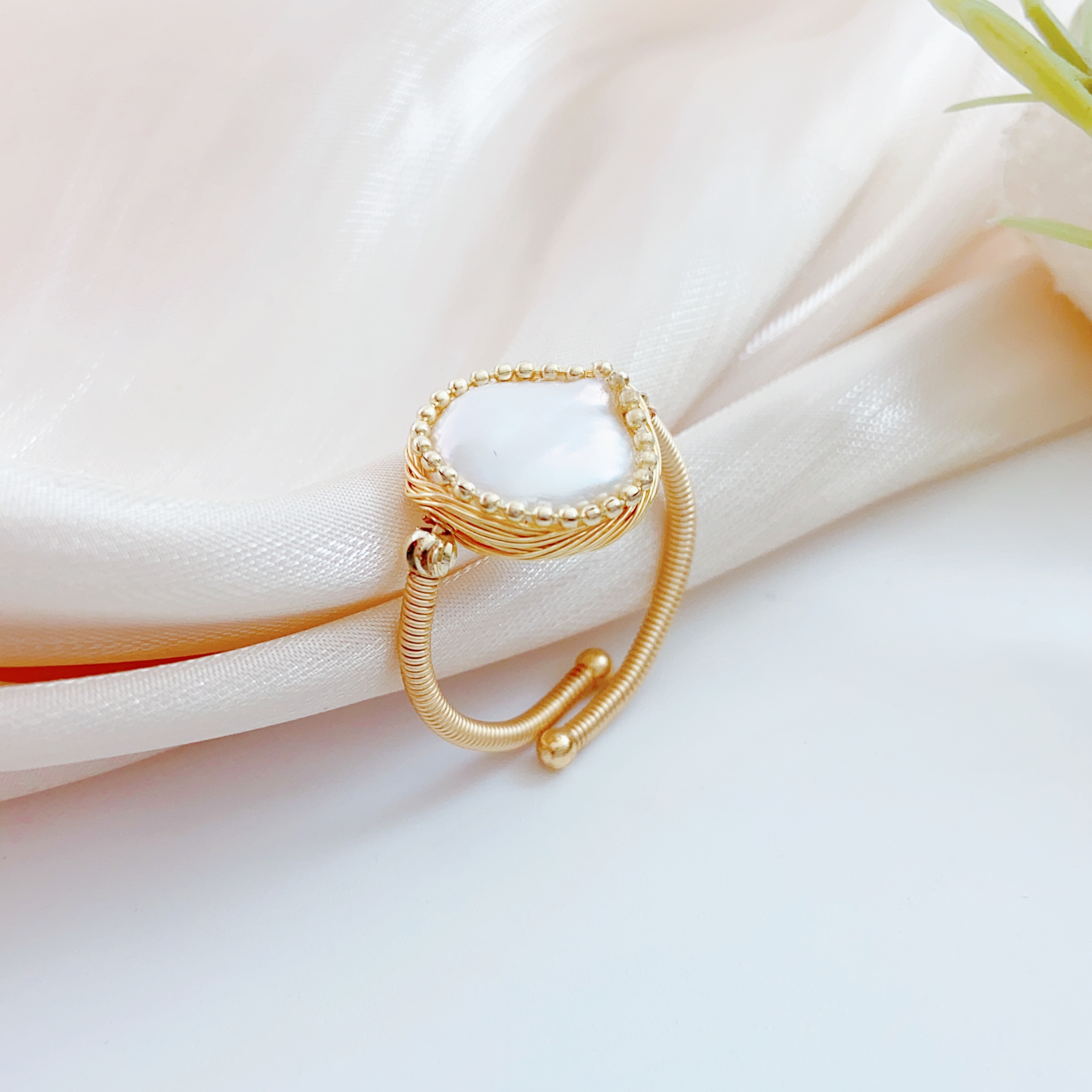 Freshwater pearl ring, pink sweet pearl, female Internet celebrity style, single-ring fashionable sweet style, individual trendy decoration ring Application Scenario