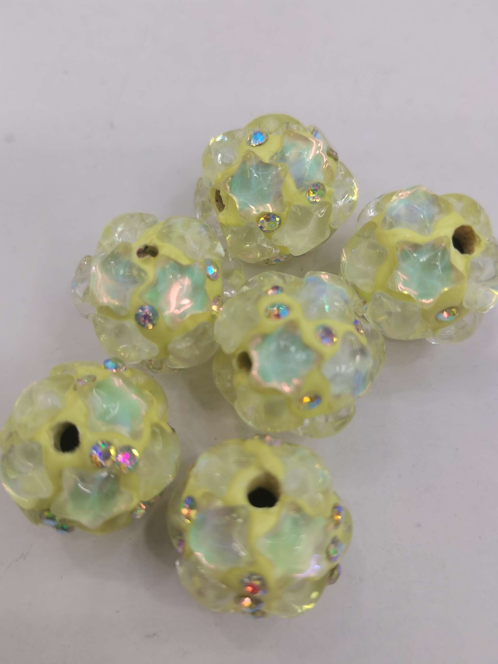 16N light yellow Mocha glass balls, in the shape of five-pointed stars, with straight holes Specification image