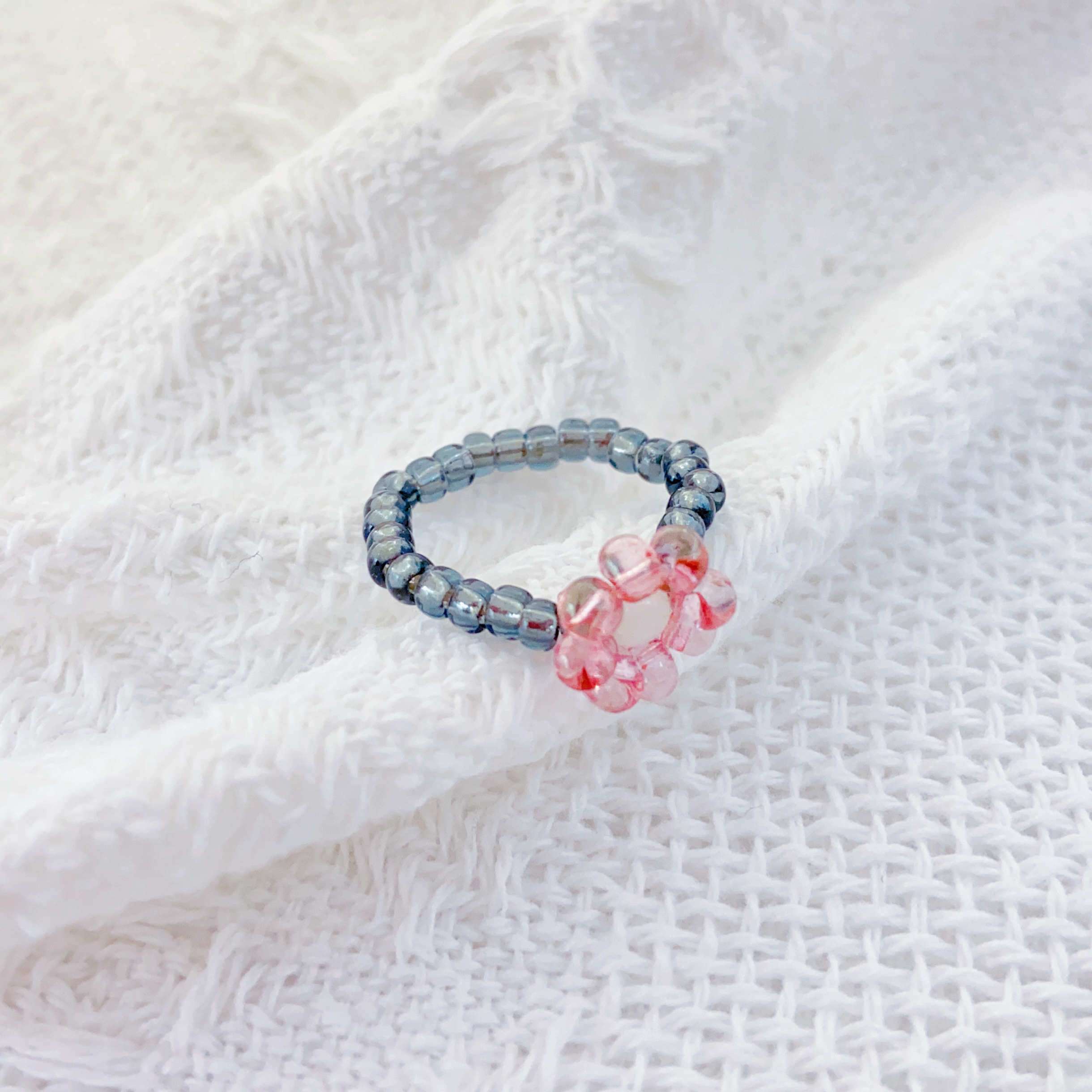 This pink and sweet freshwater pearl ring features a trendy and fashionable female Internet celebrity style. It is a personalized and trendy decorative ring suitable for daily wear Specification image