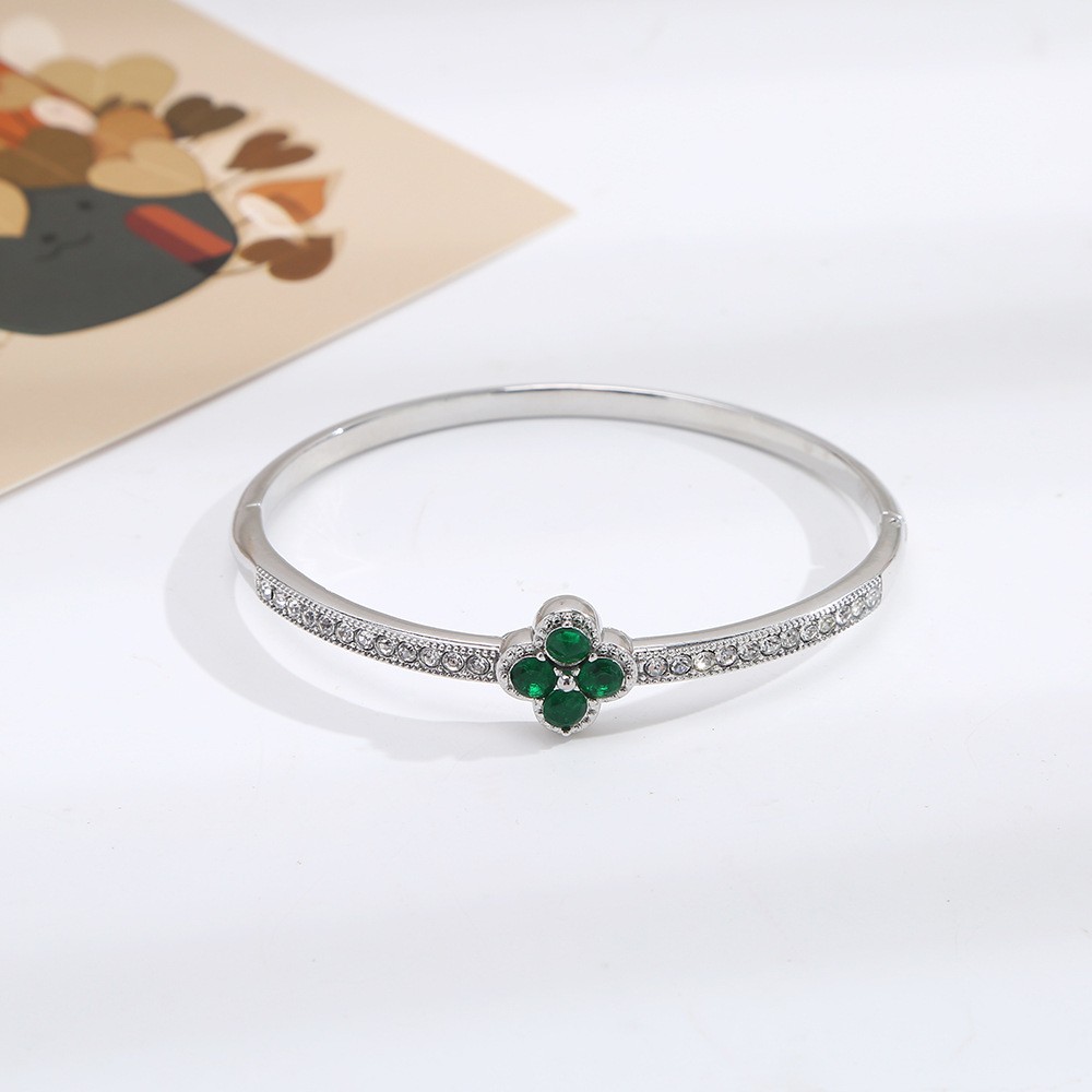 Cross-border best-selling diamond-encrusted green diamond four-leaf clover bracelet for women, retro and high-end open bracelet, fashionable and simple bracelet accessory Specification image