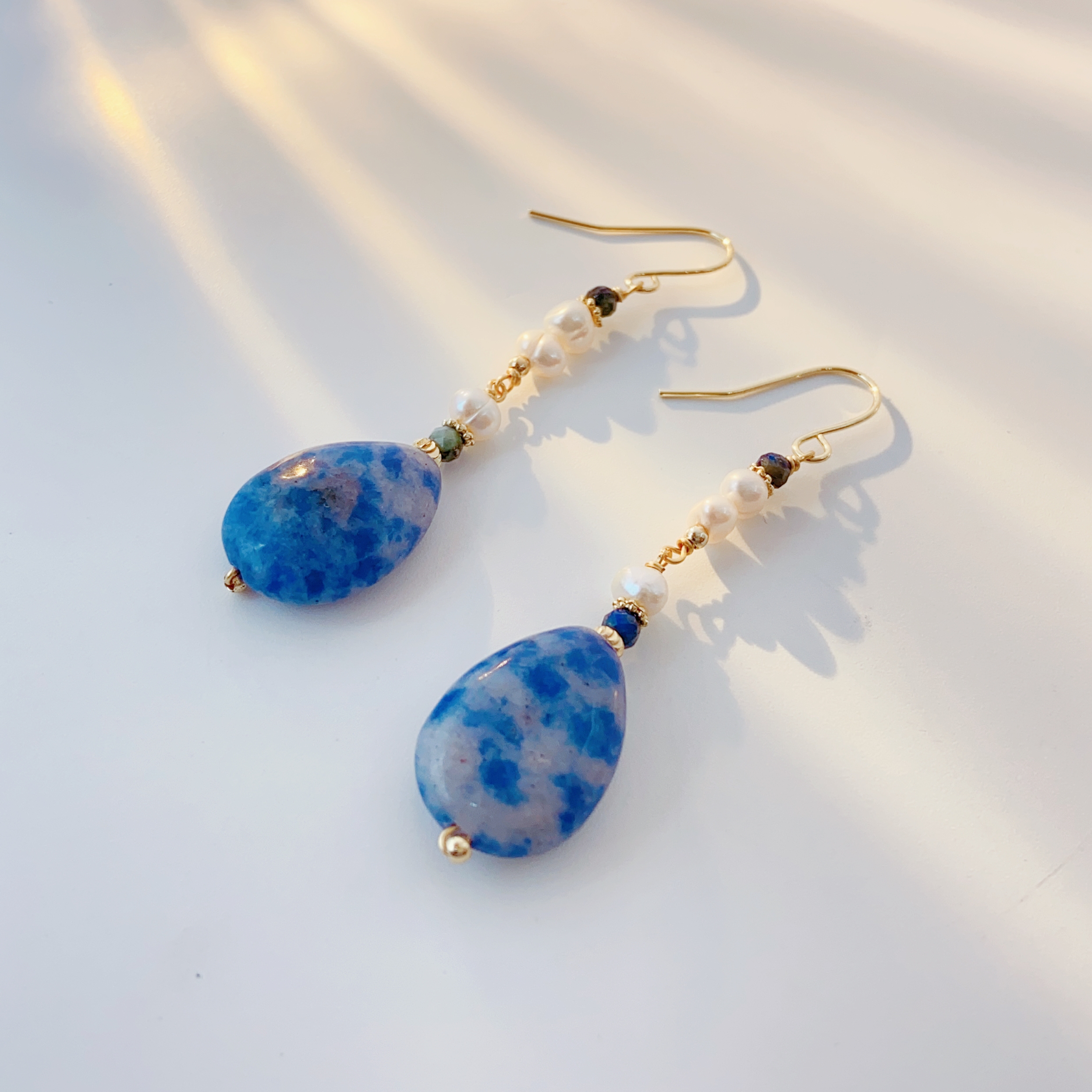 Baroque freshwater pearl earrings, retro French pearl earrings, Hong Kong-style earrings, pearl earrings Item Picture