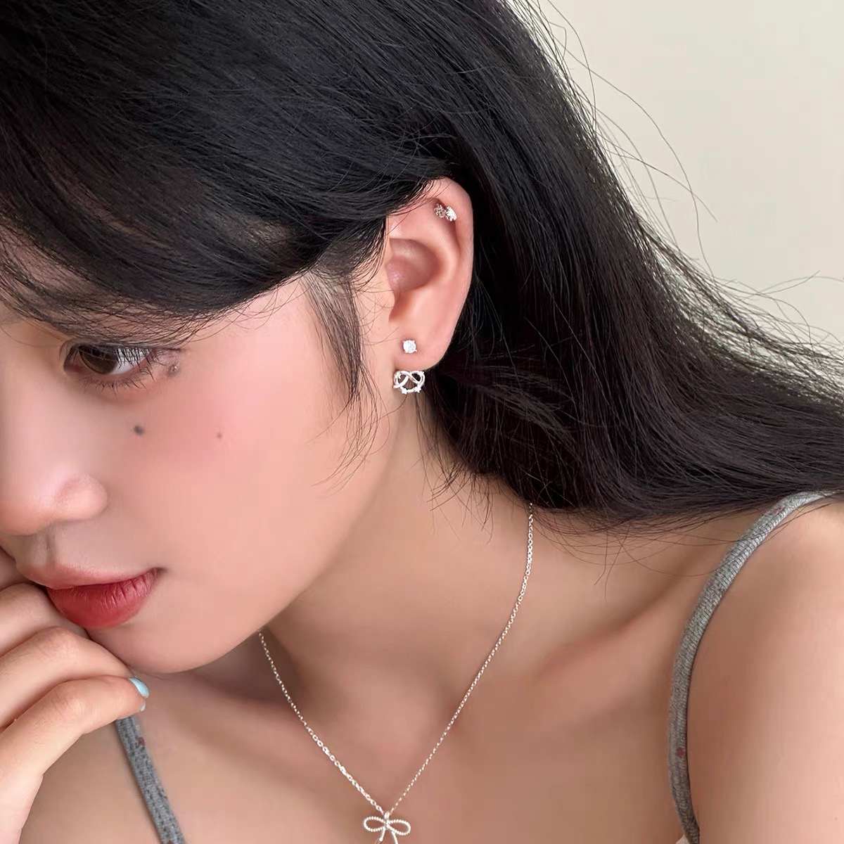 碱水结爱心耳环女小众设计感个性简约气质百搭高级感后挂式耳饰细节图
