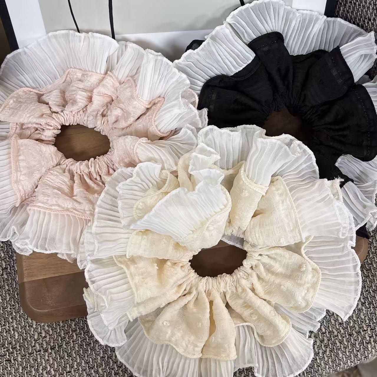 Super plump ~ Retro and elegant pleated chiffon lace, large intestine ring, hair ring, French style, high-end feel, fabric French style detail image 2
