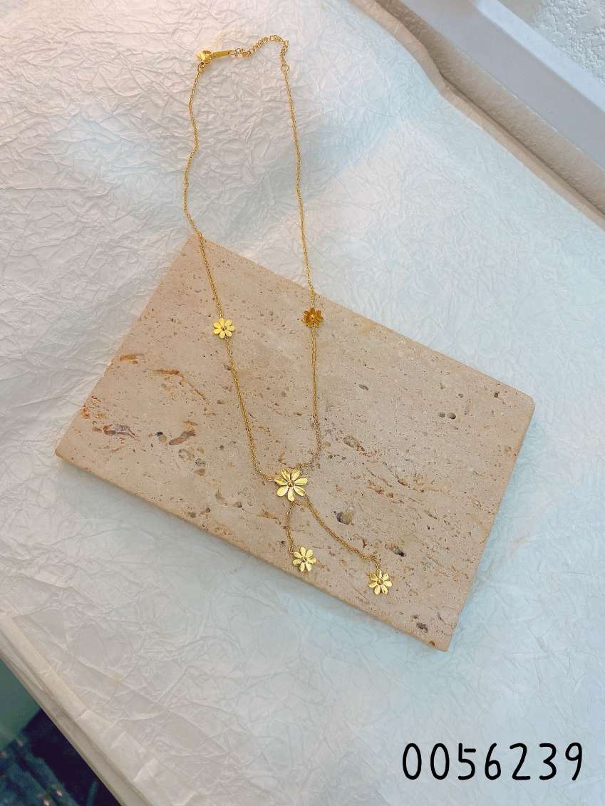 不锈钢锆石项链18k金饰品时尚百搭项饰项链首饰品女款项链18k金饰品产品图