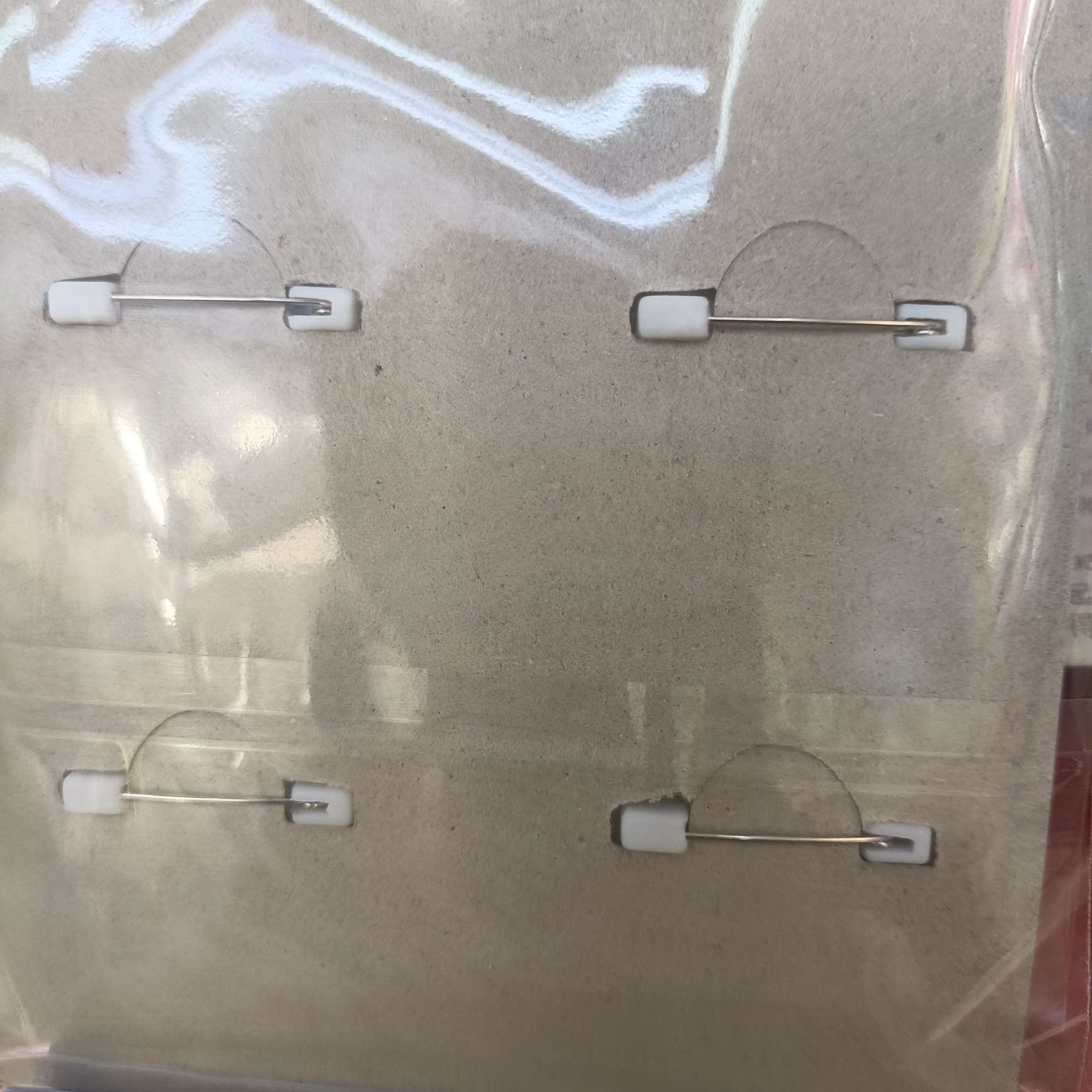 玩具徽章，吧唧胸章，个性胸章，可以挂在书包上，裤子上，旅行包上，非常时尚，还可以收藏，是个不错的选择 ，定制自己喜欢的图产品图